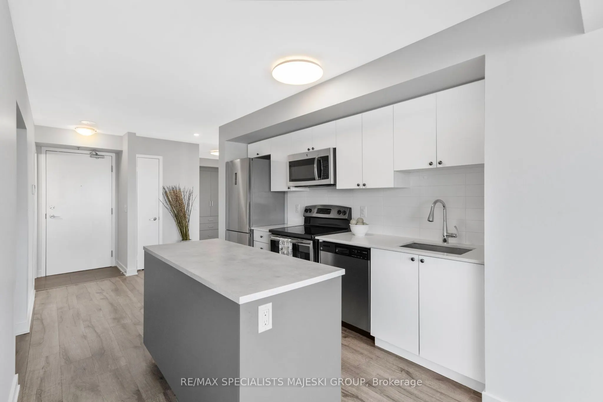 11 Superior Avenue, #706