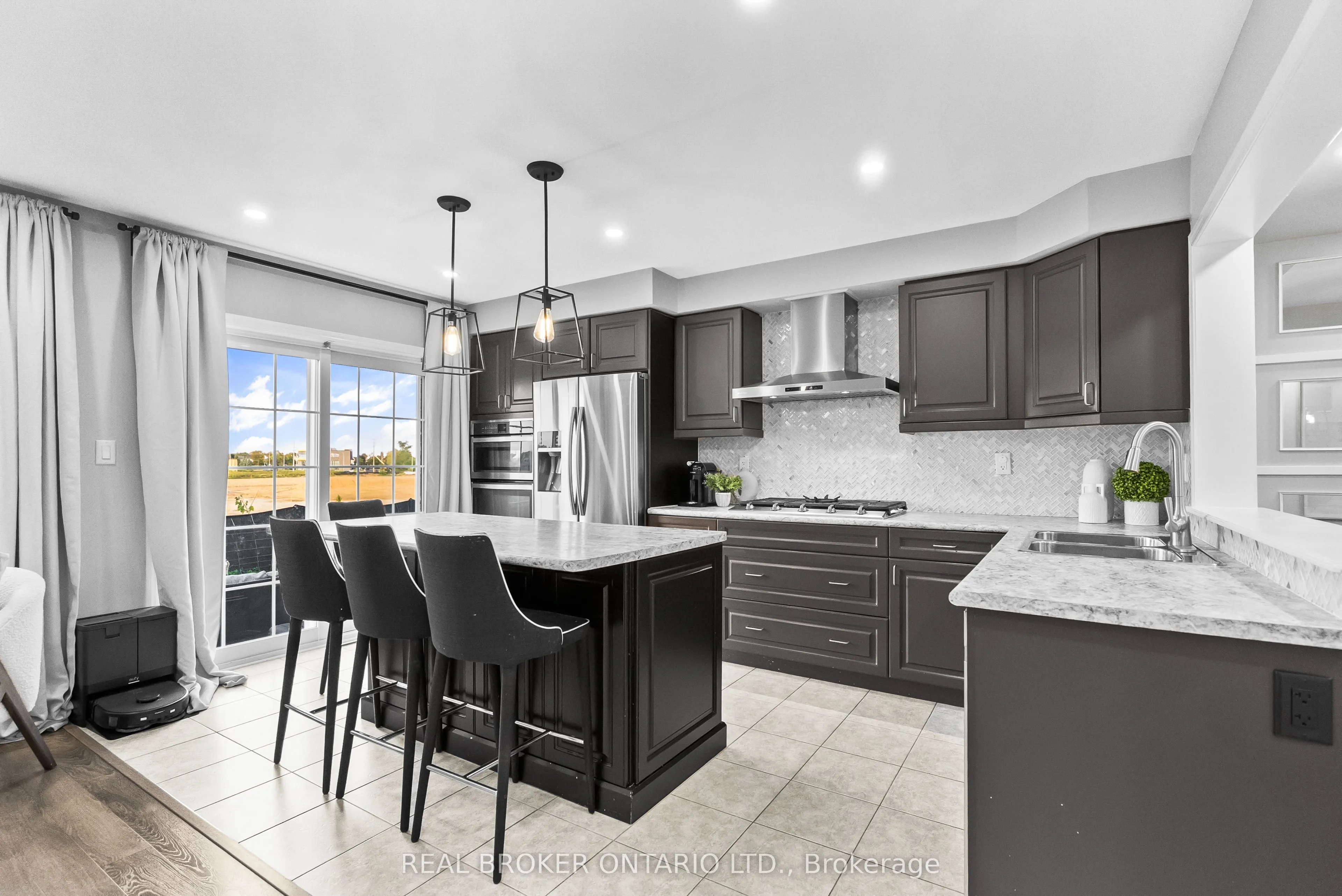 680 Laking Terrace