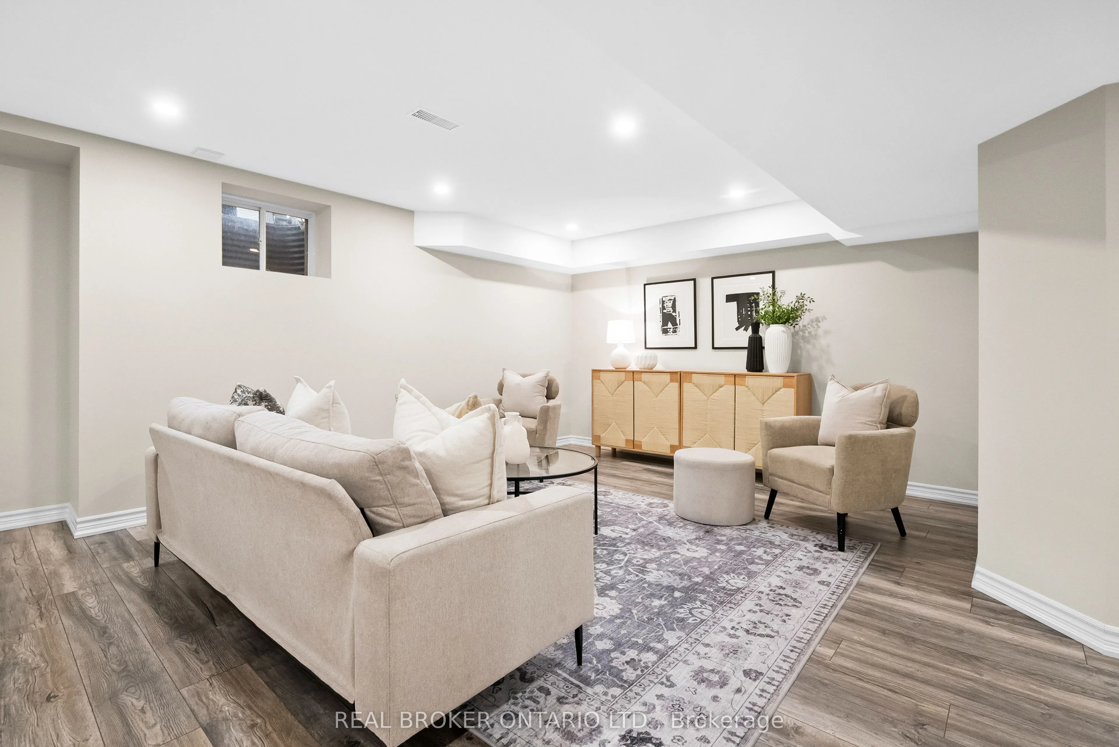 680 Laking Terrace