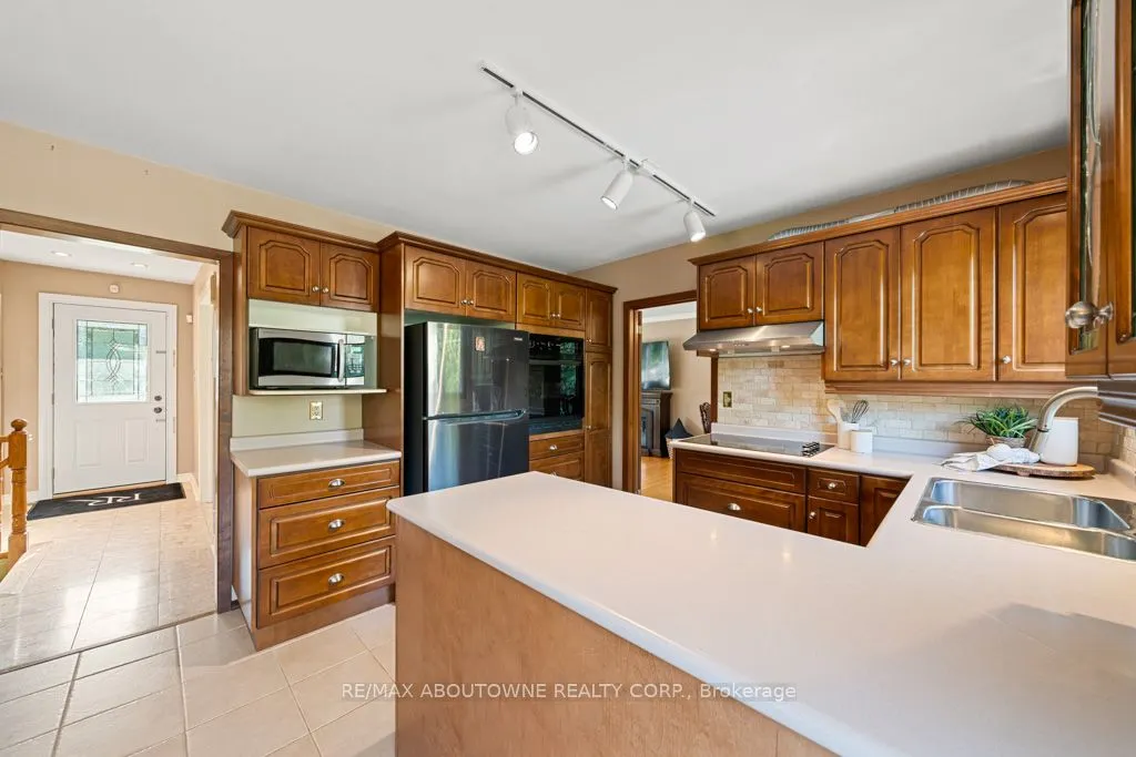 1605 Venetia Drive