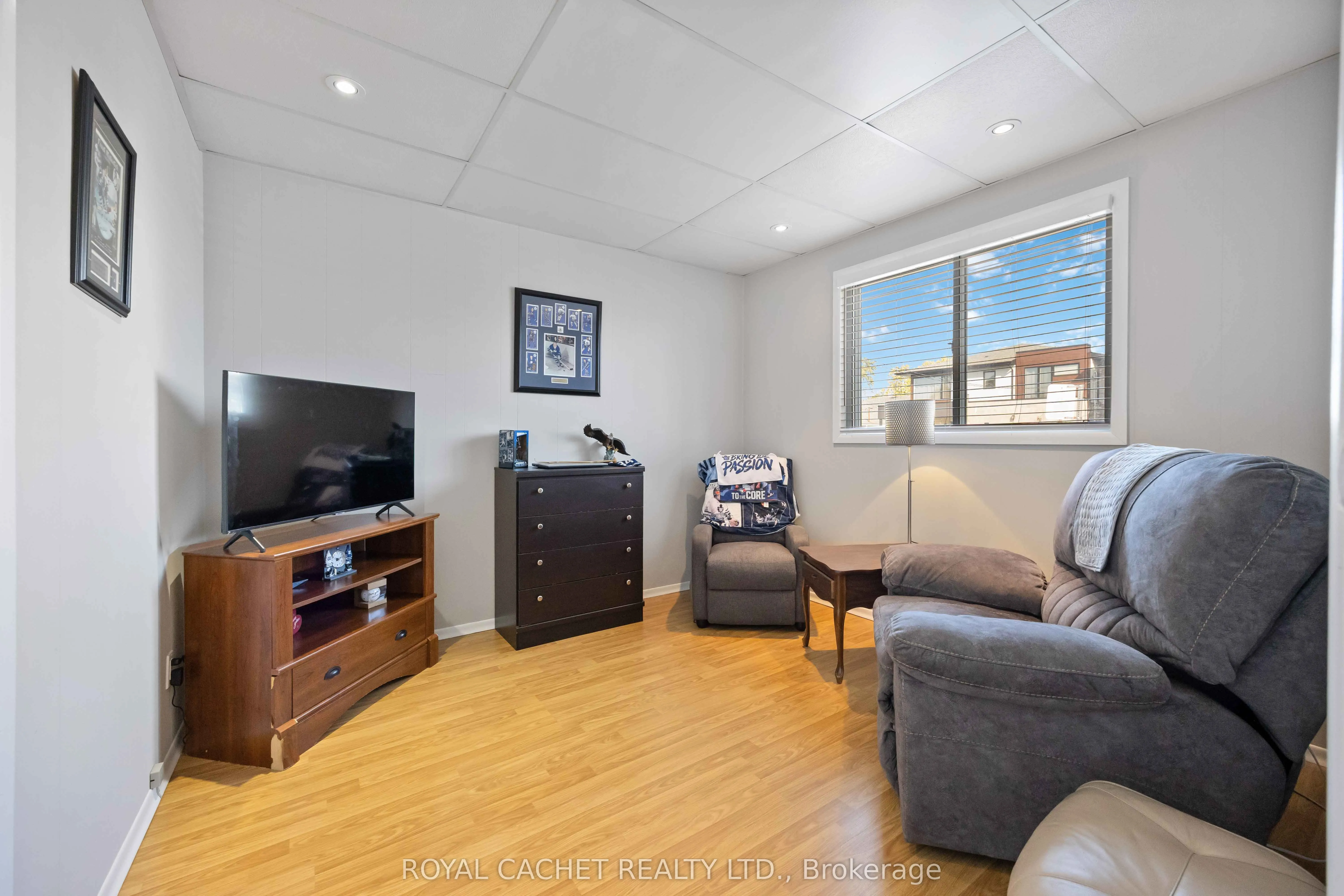 7 Albright Avenue