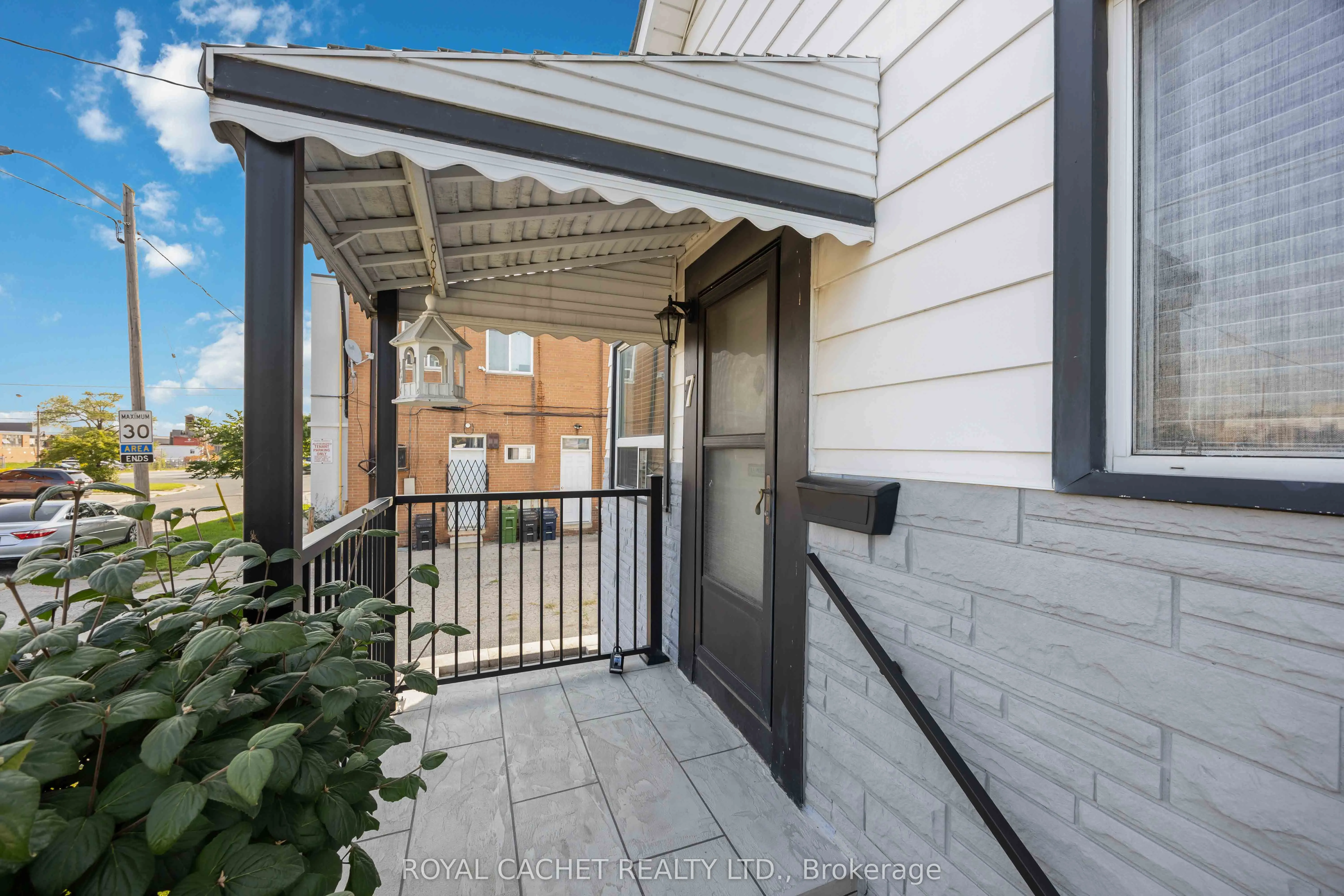 7 Albright Avenue