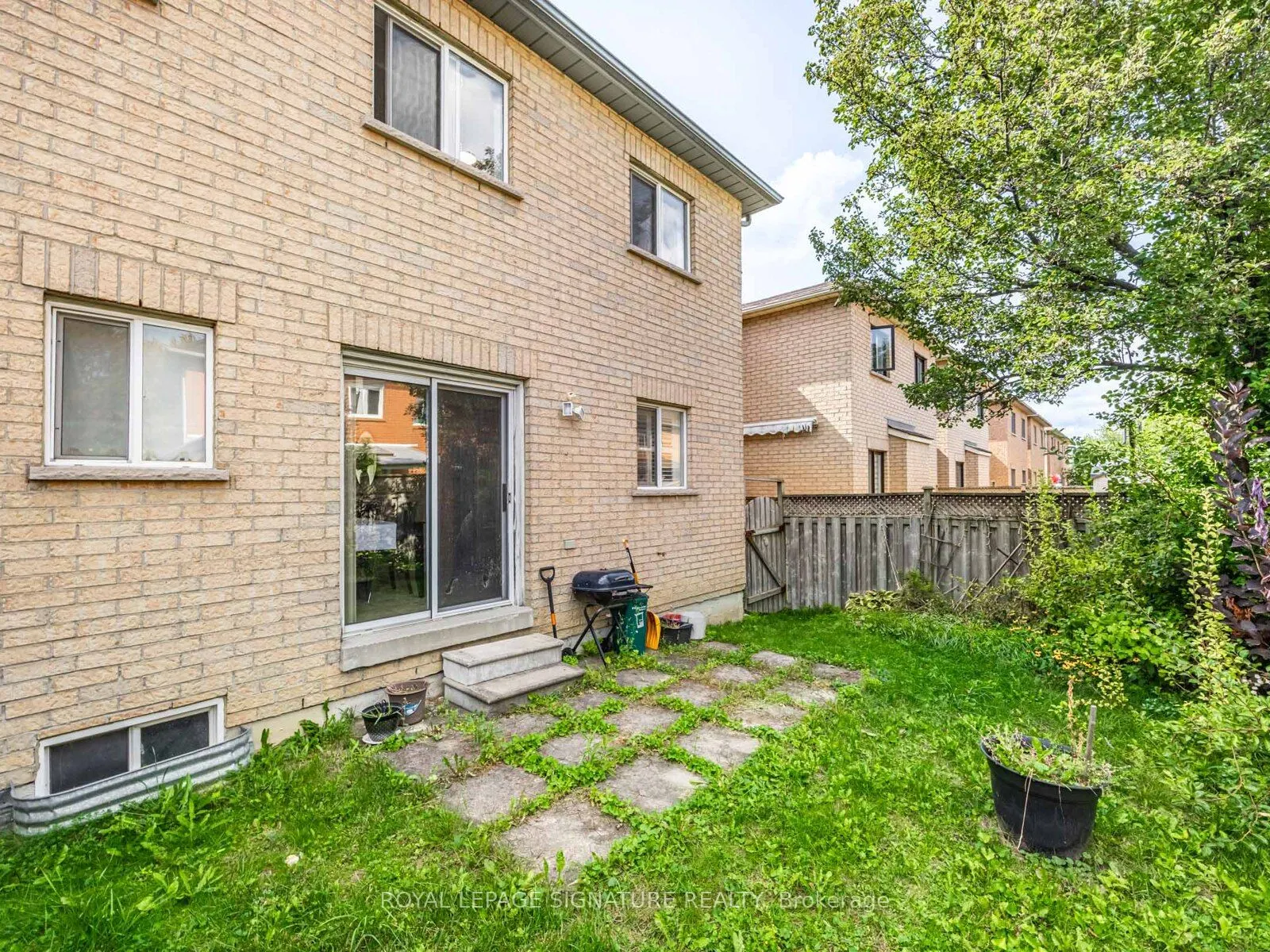 83 Giraffe Avenue