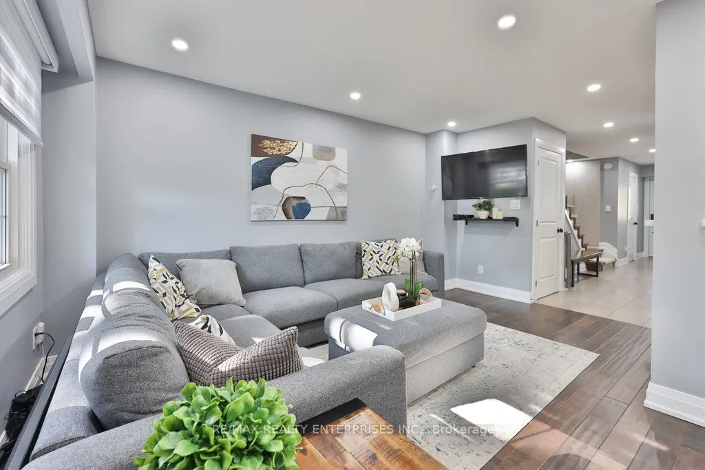 2120 Rathburn Road E, #164