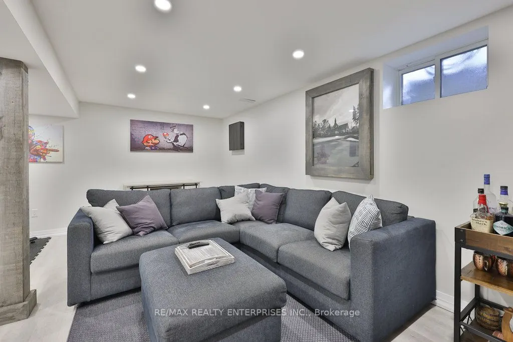 2120 Rathburn Road E, #164