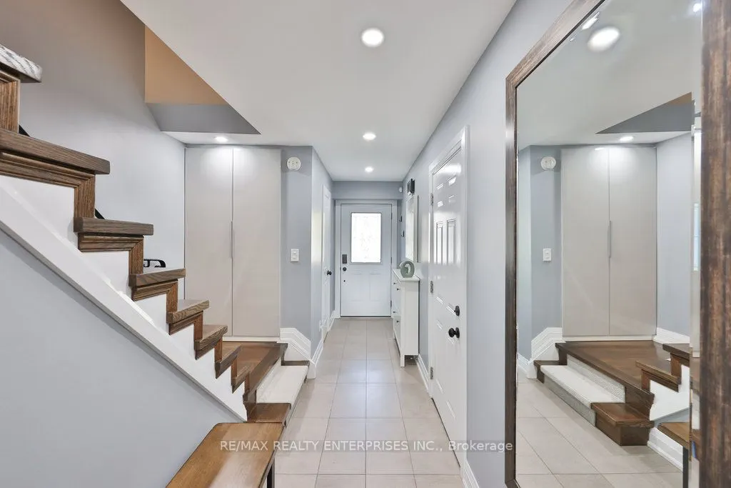 2120 Rathburn Road E, #164