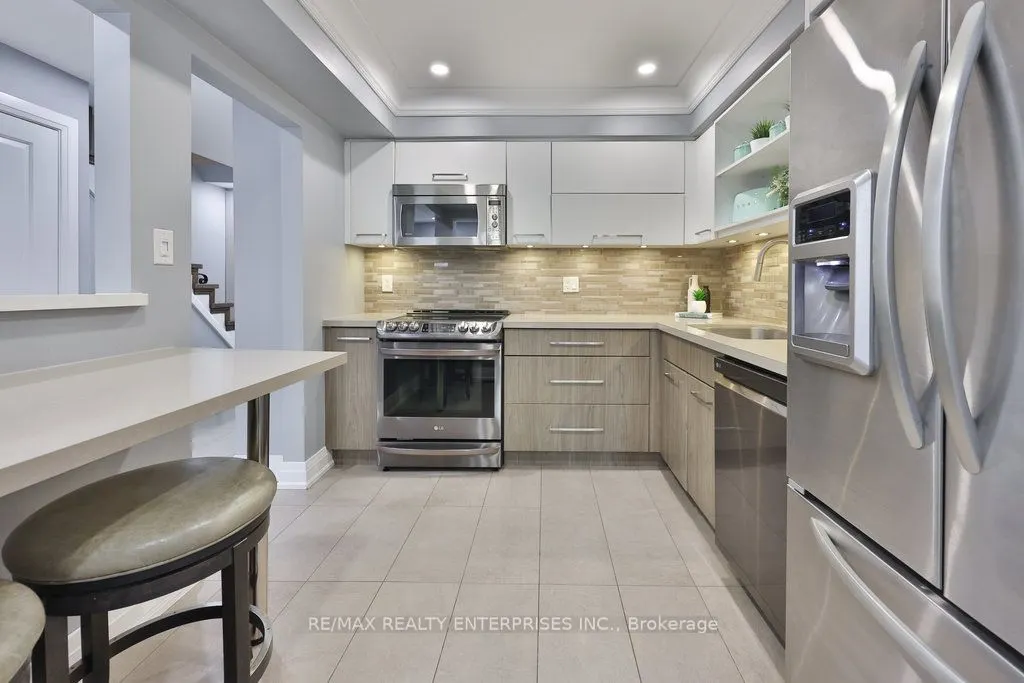 2120 Rathburn Road E, #164