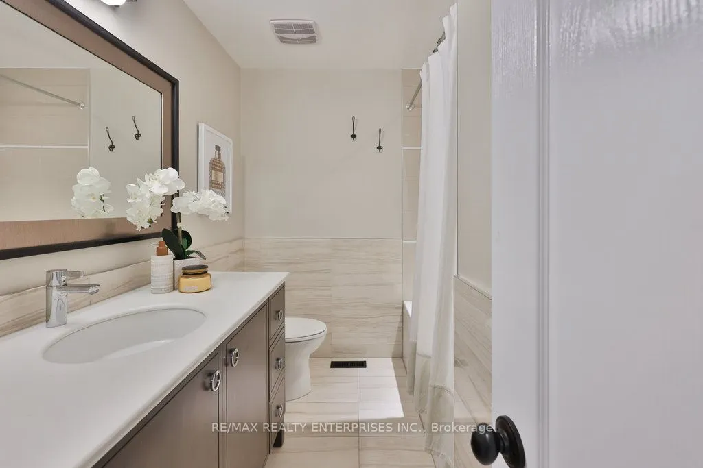 2120 Rathburn Road E, #164