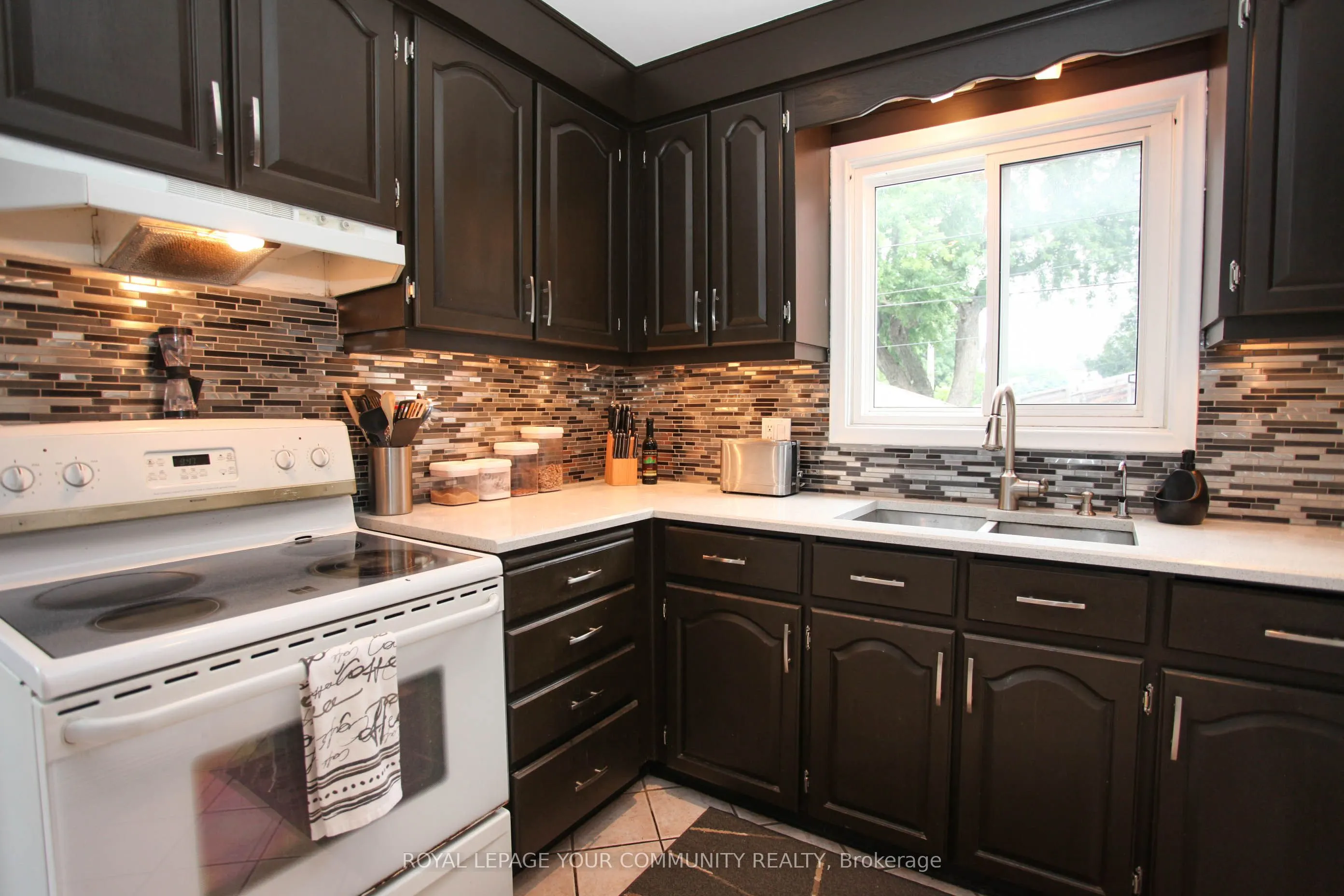 33A Alcan Avenue, #MAIN&UPPER