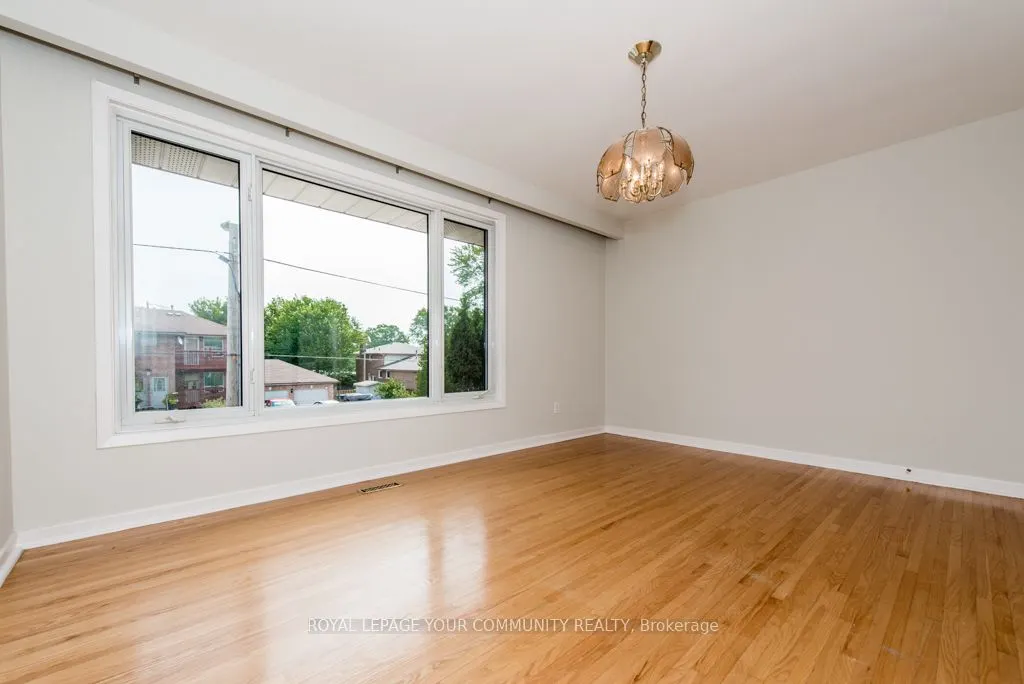 33A Alcan Avenue, #MAIN&UPPER