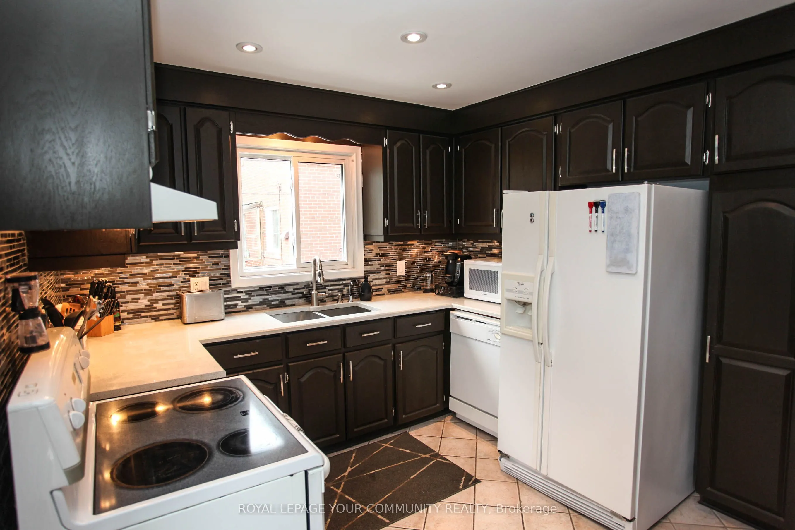 33A Alcan Avenue, #MAIN&UPPER