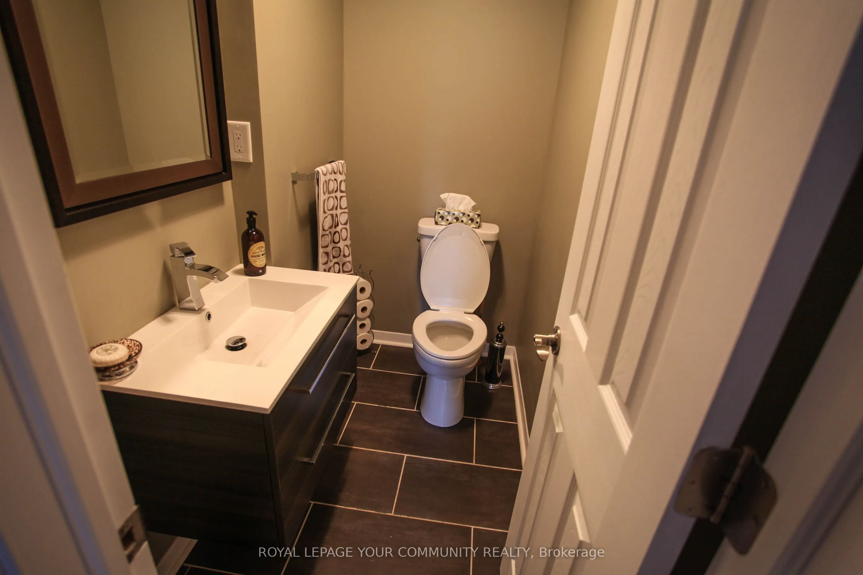 33A Alcan Avenue, #MAIN&UPPER