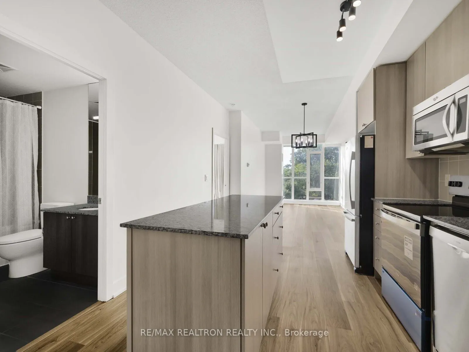 1638 Bloor Street W, #601