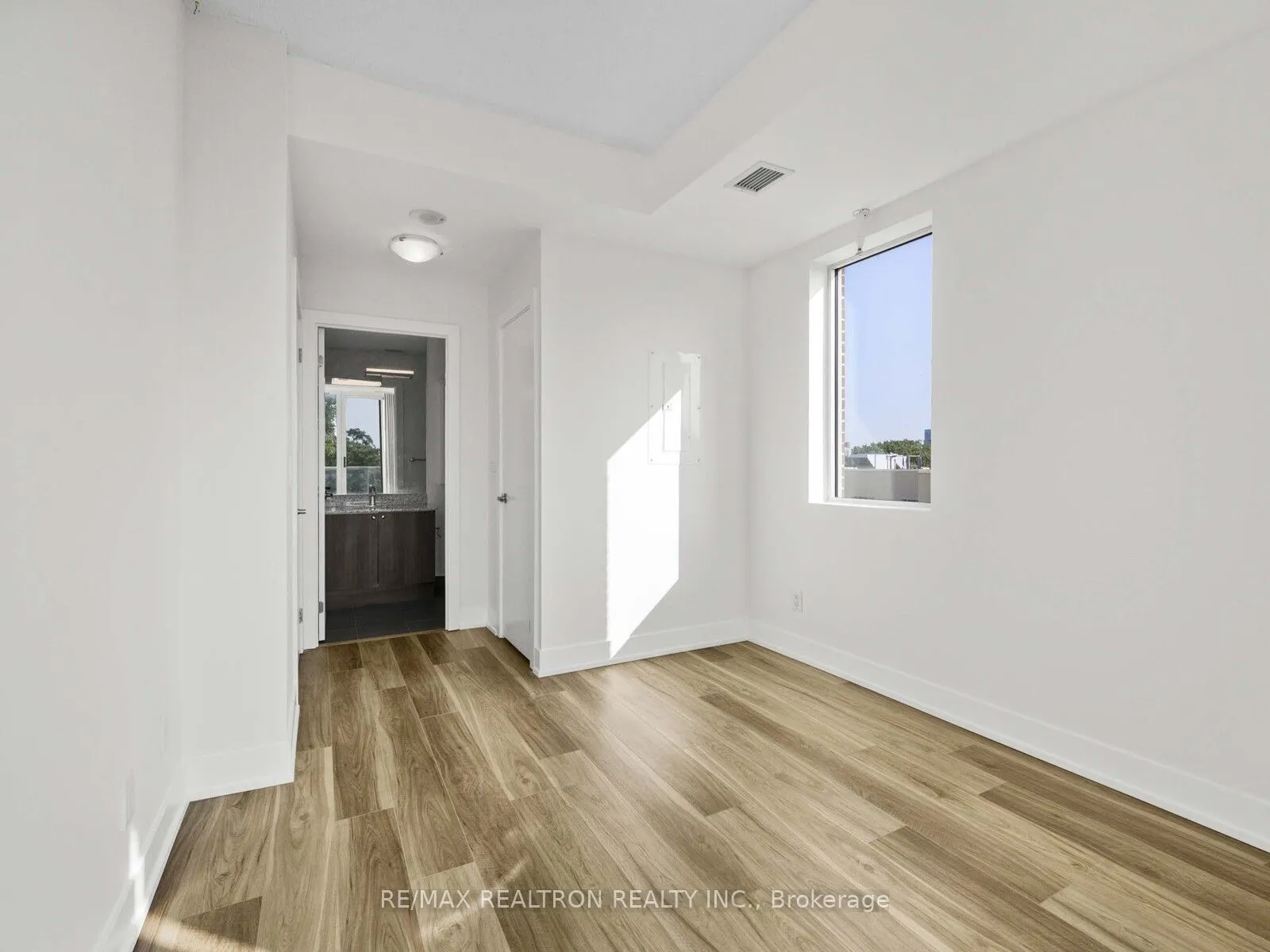 1638 Bloor Street W, #601
