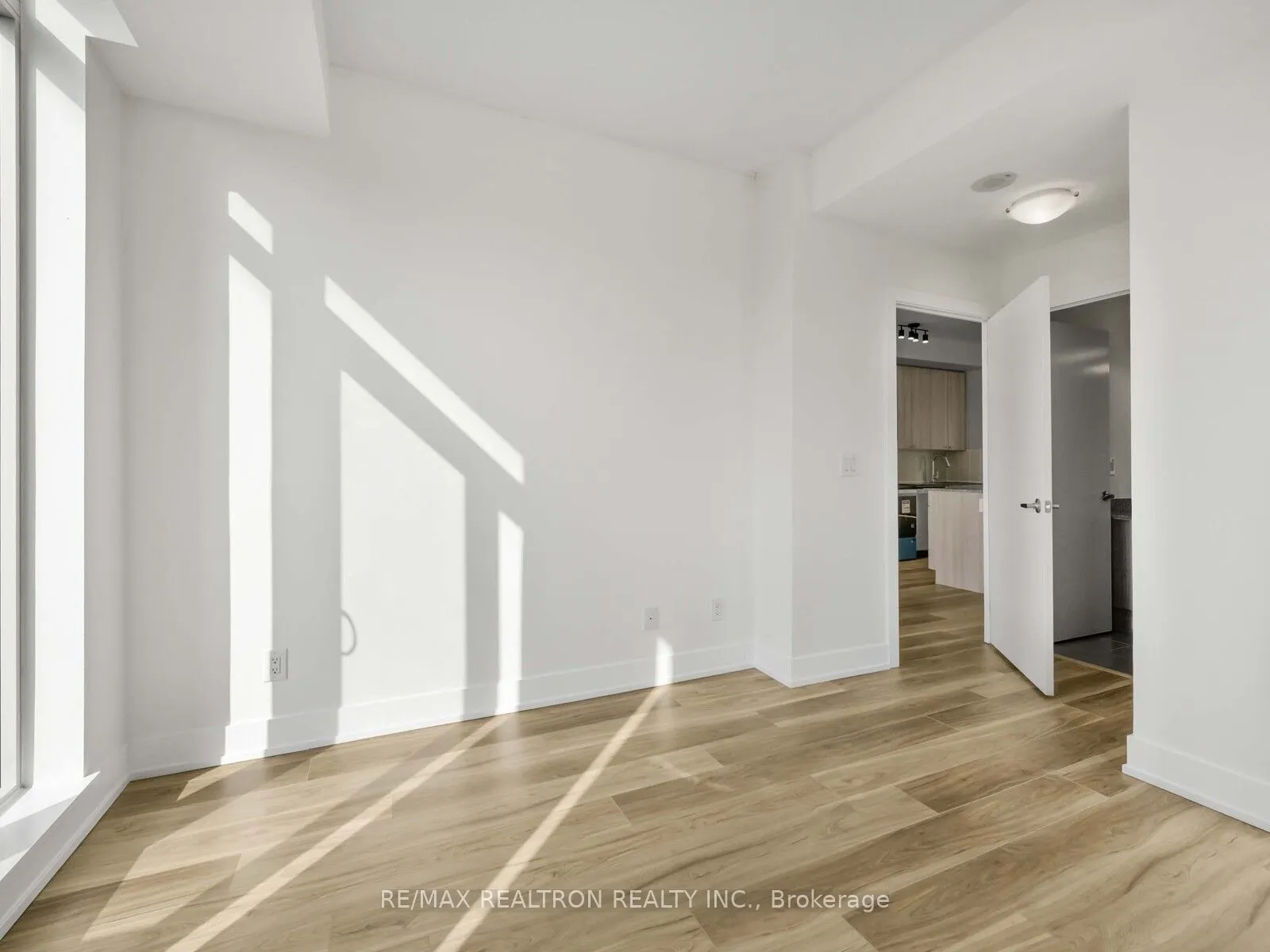 1638 Bloor Street W, #601