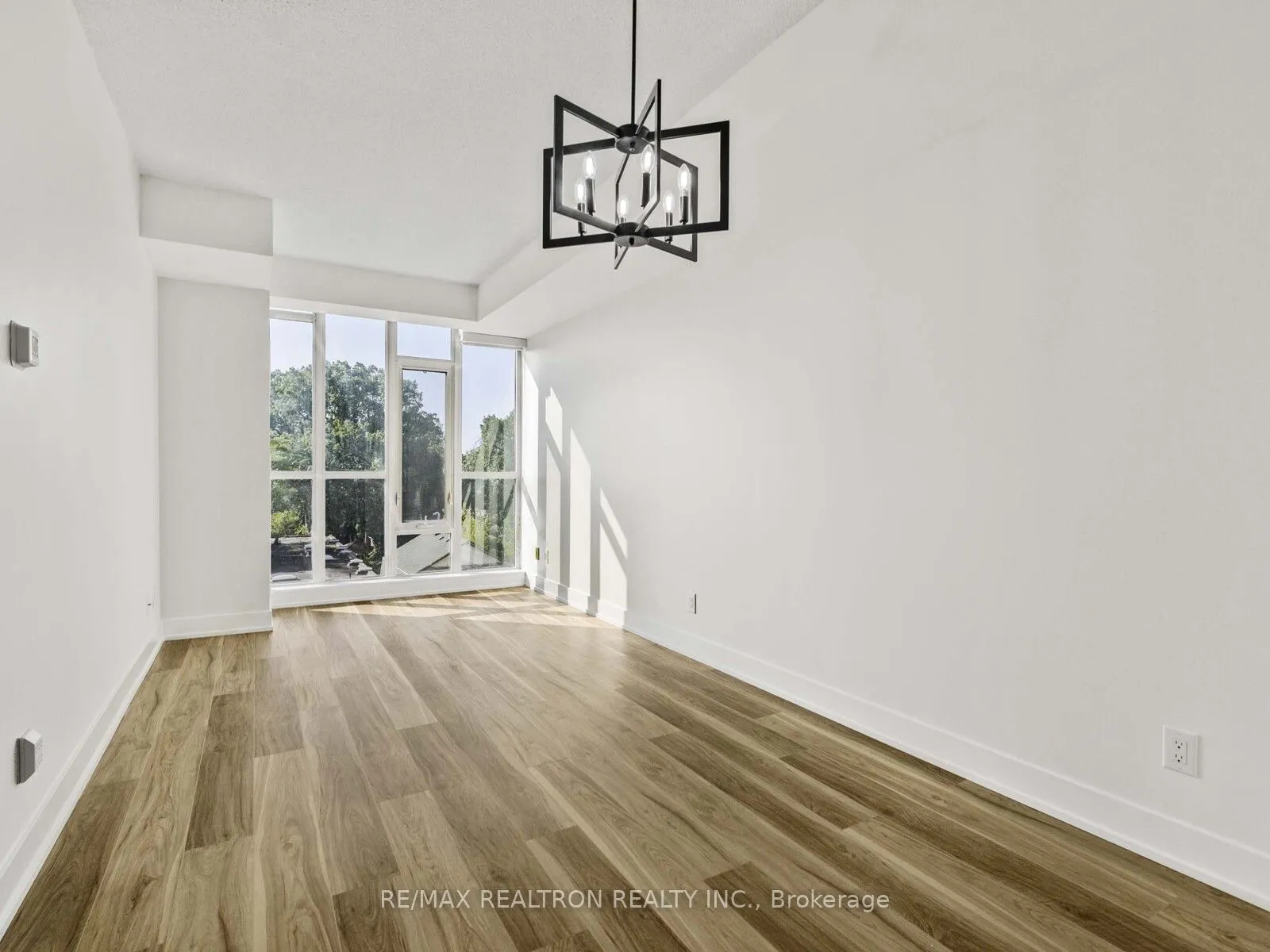 1638 Bloor Street W, #601
