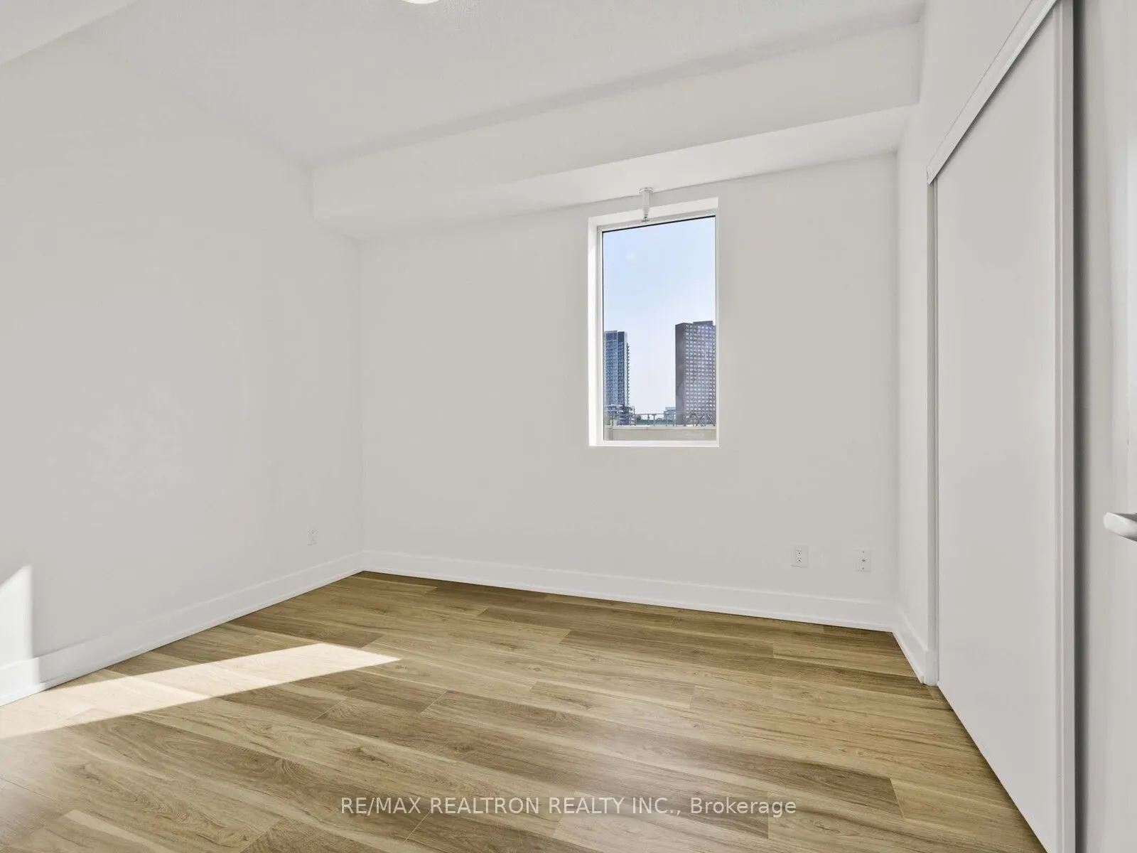 1638 Bloor Street W, #601
