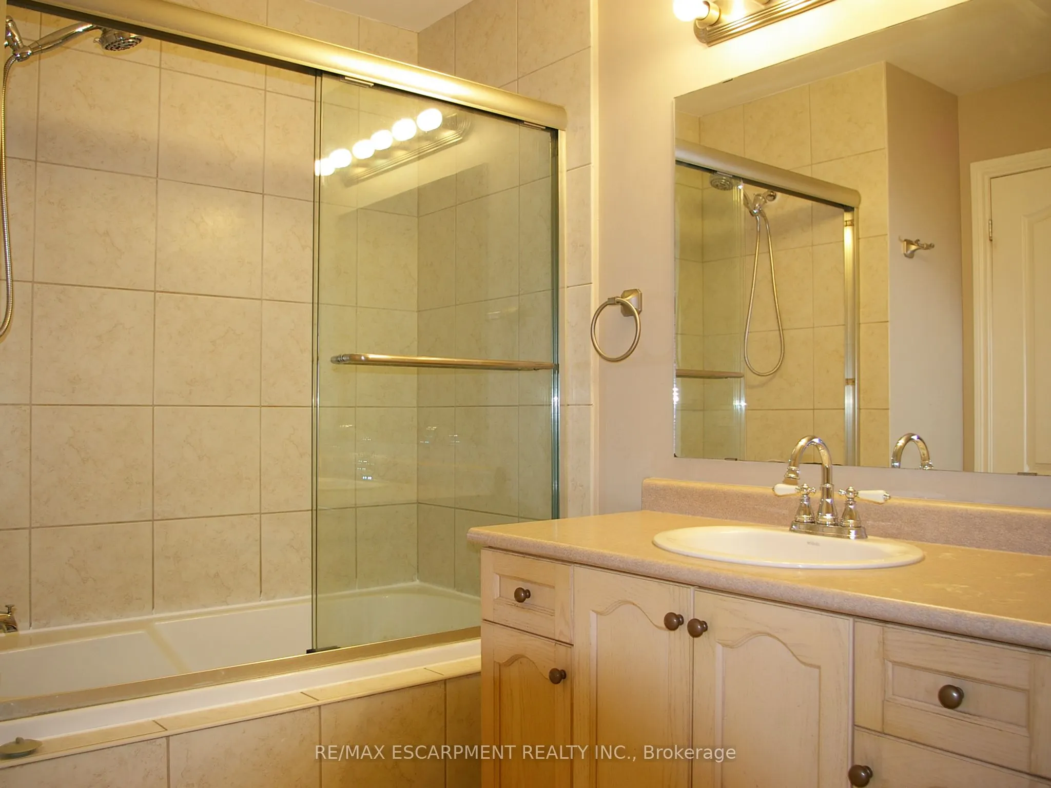 5080 Fairview Street, #6