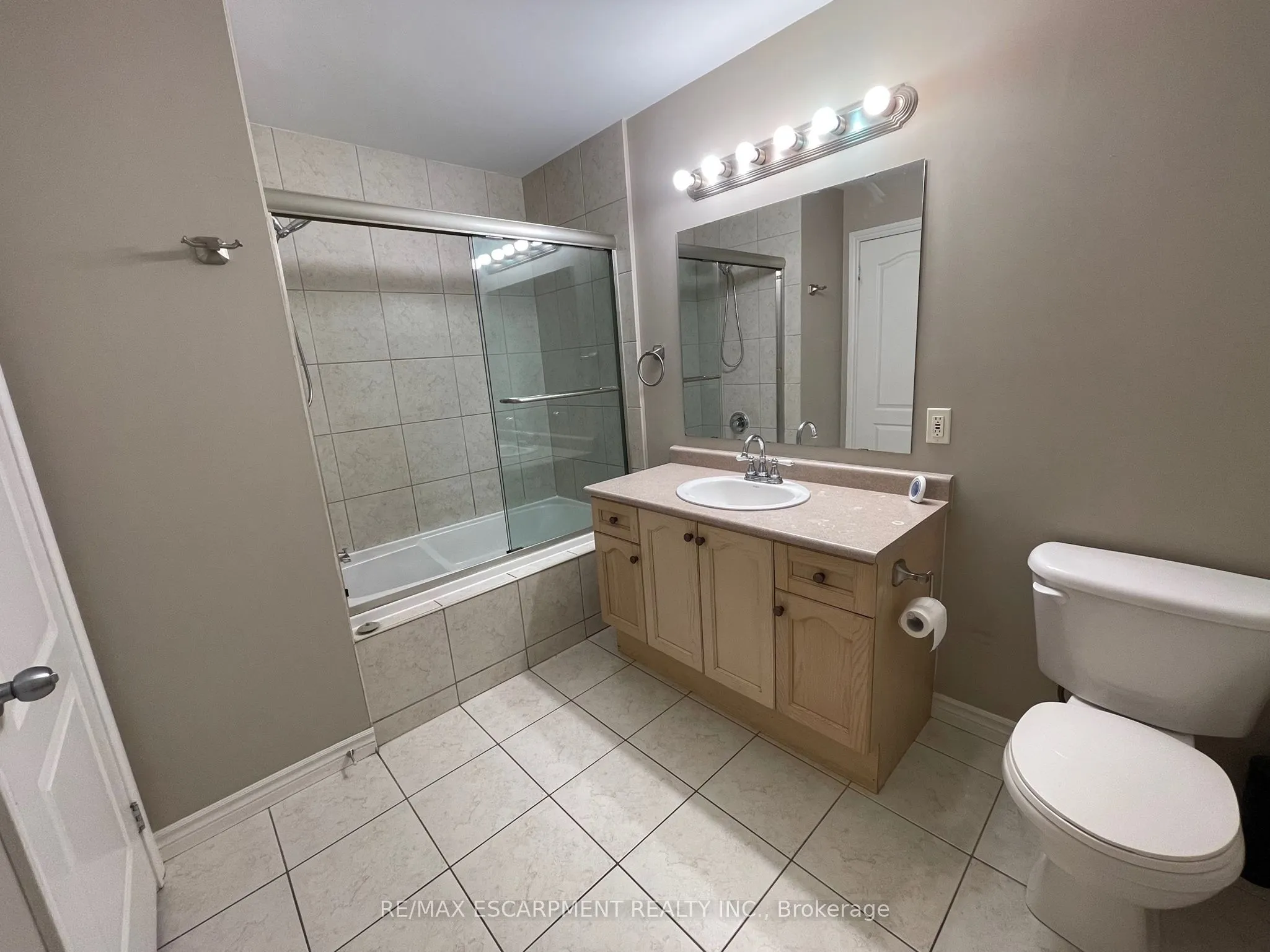 5080 Fairview Street, #6
