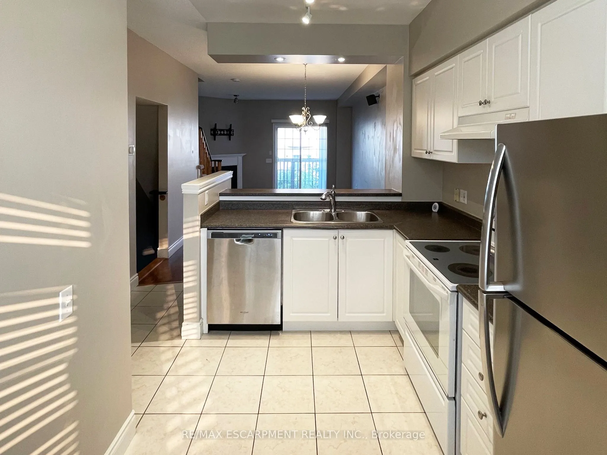 5080 Fairview Street, #6