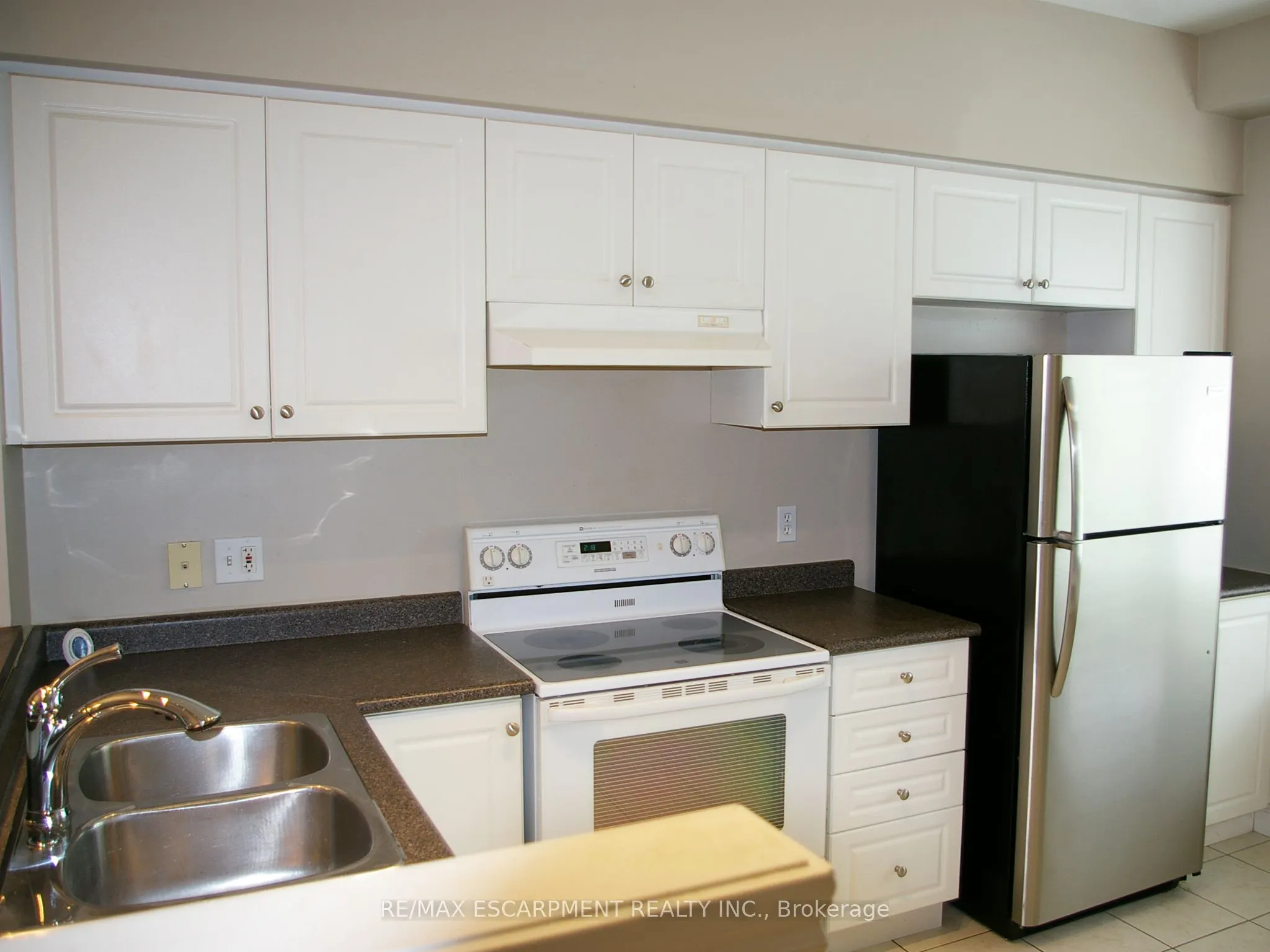 5080 Fairview Street, #6