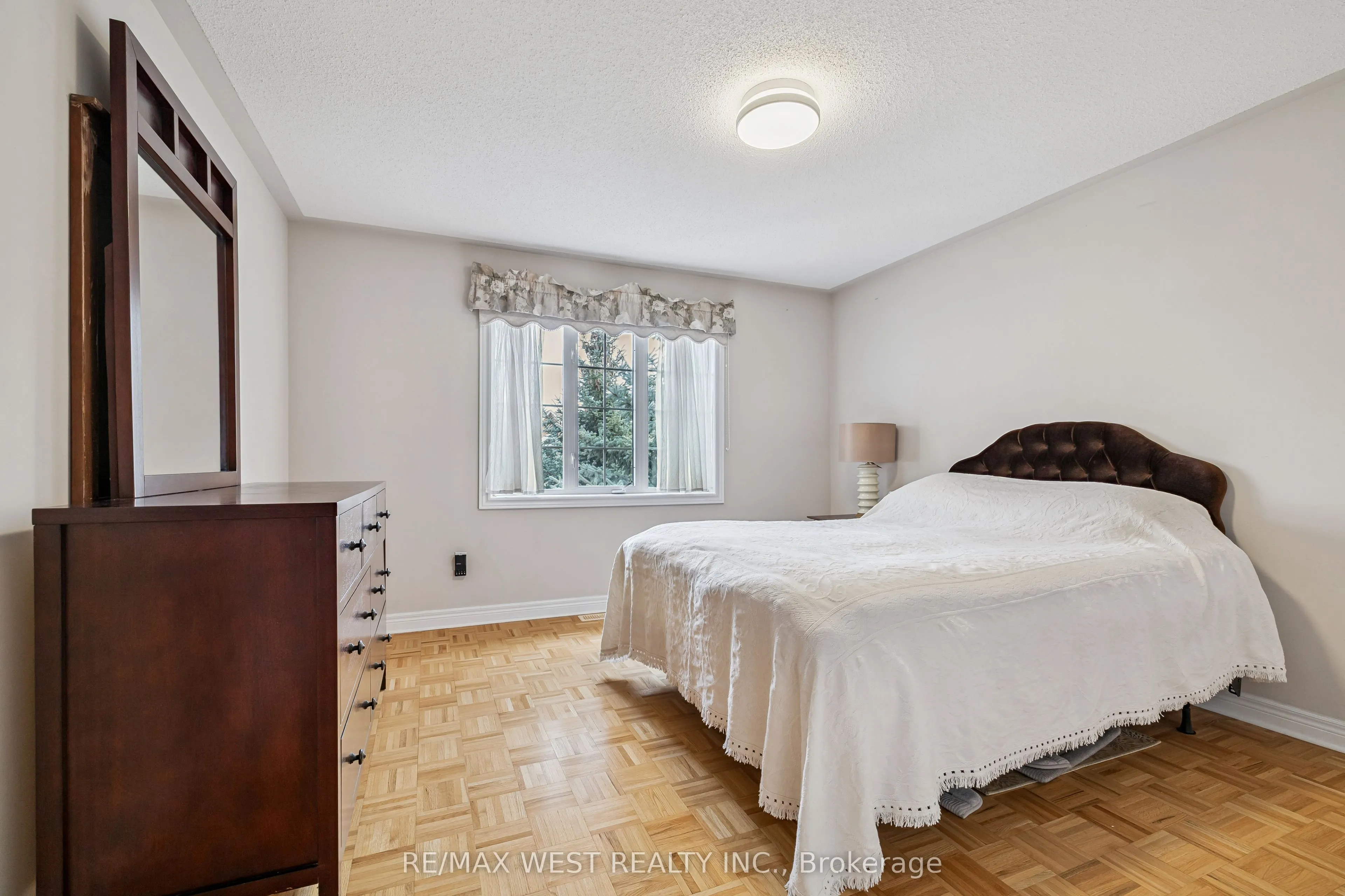 2587 North Ridge Trail