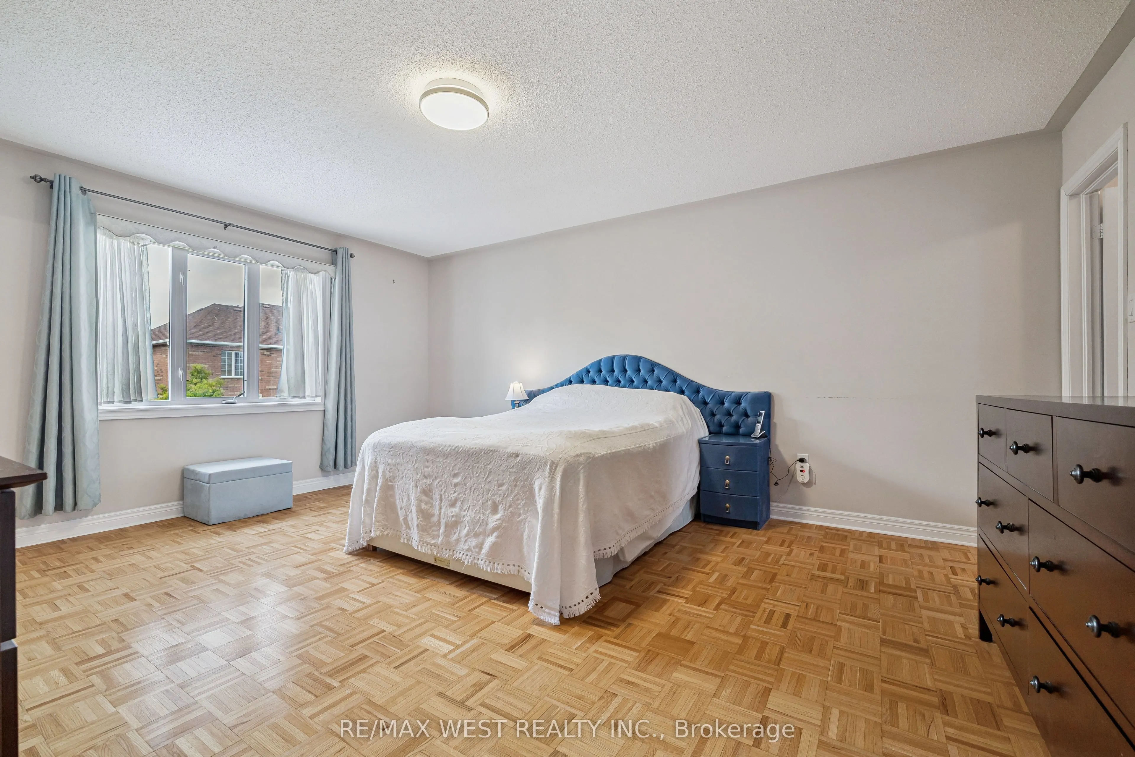 2587 North Ridge Trail