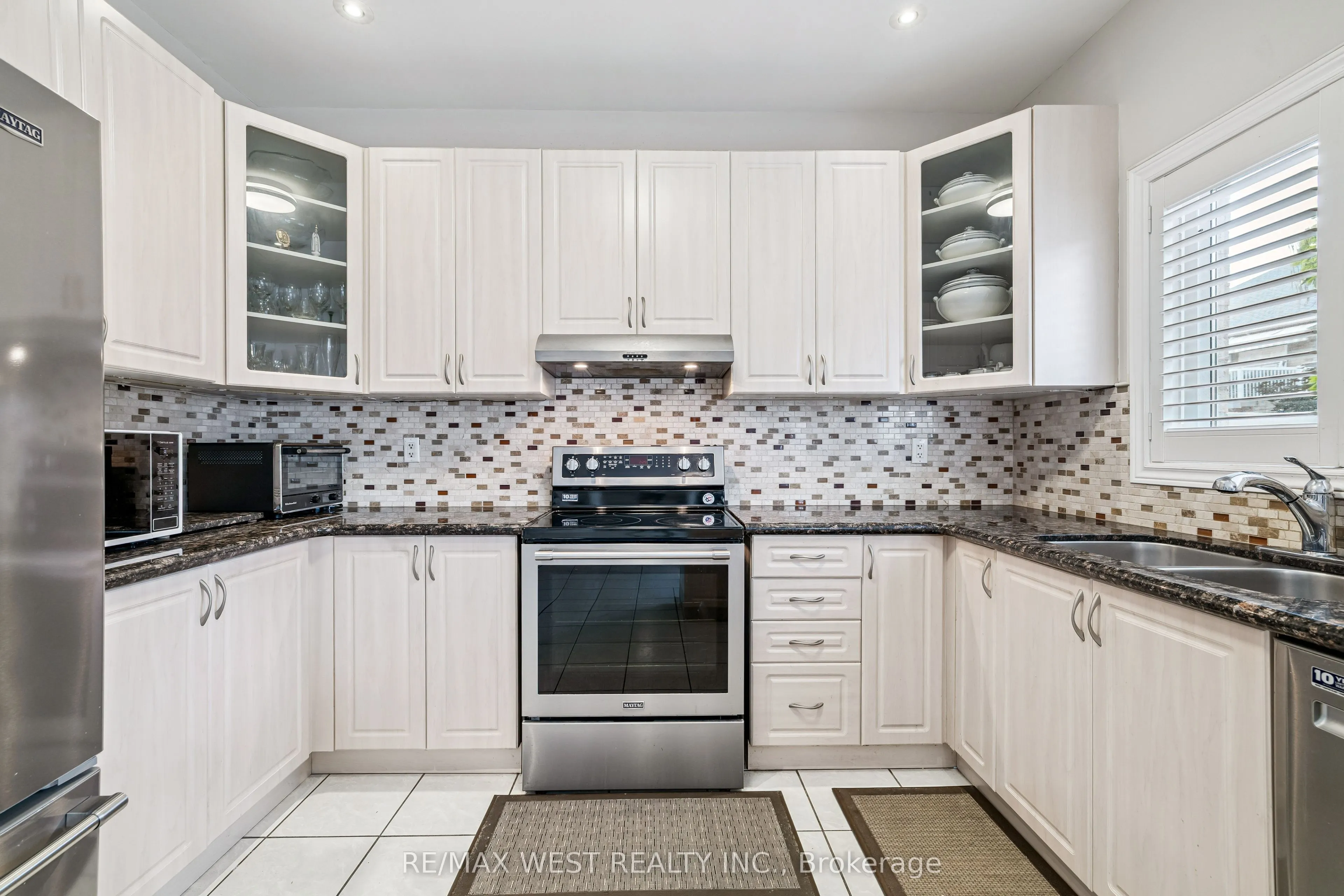 2587 North Ridge Trail