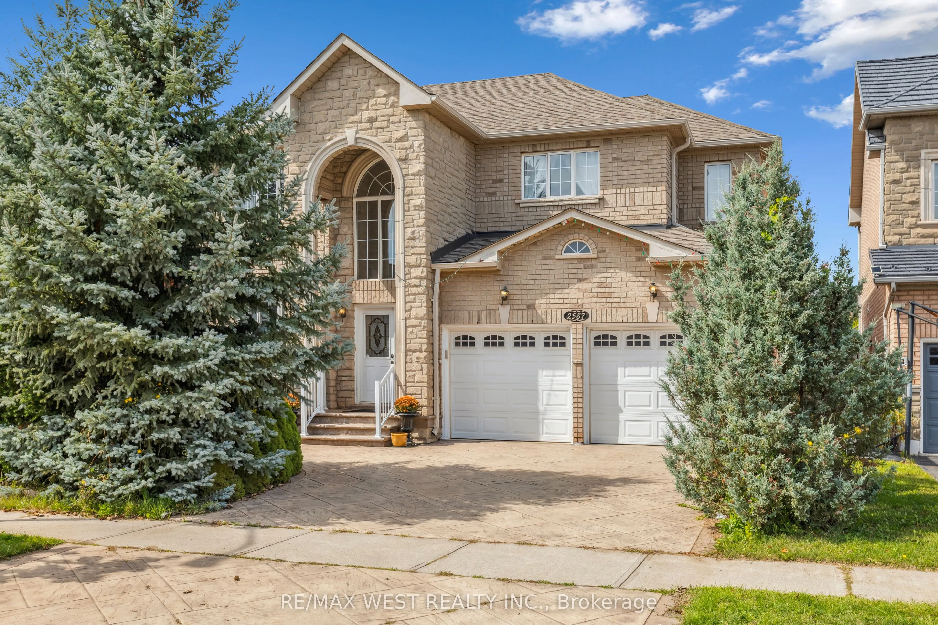 2587 North Ridge Trail
