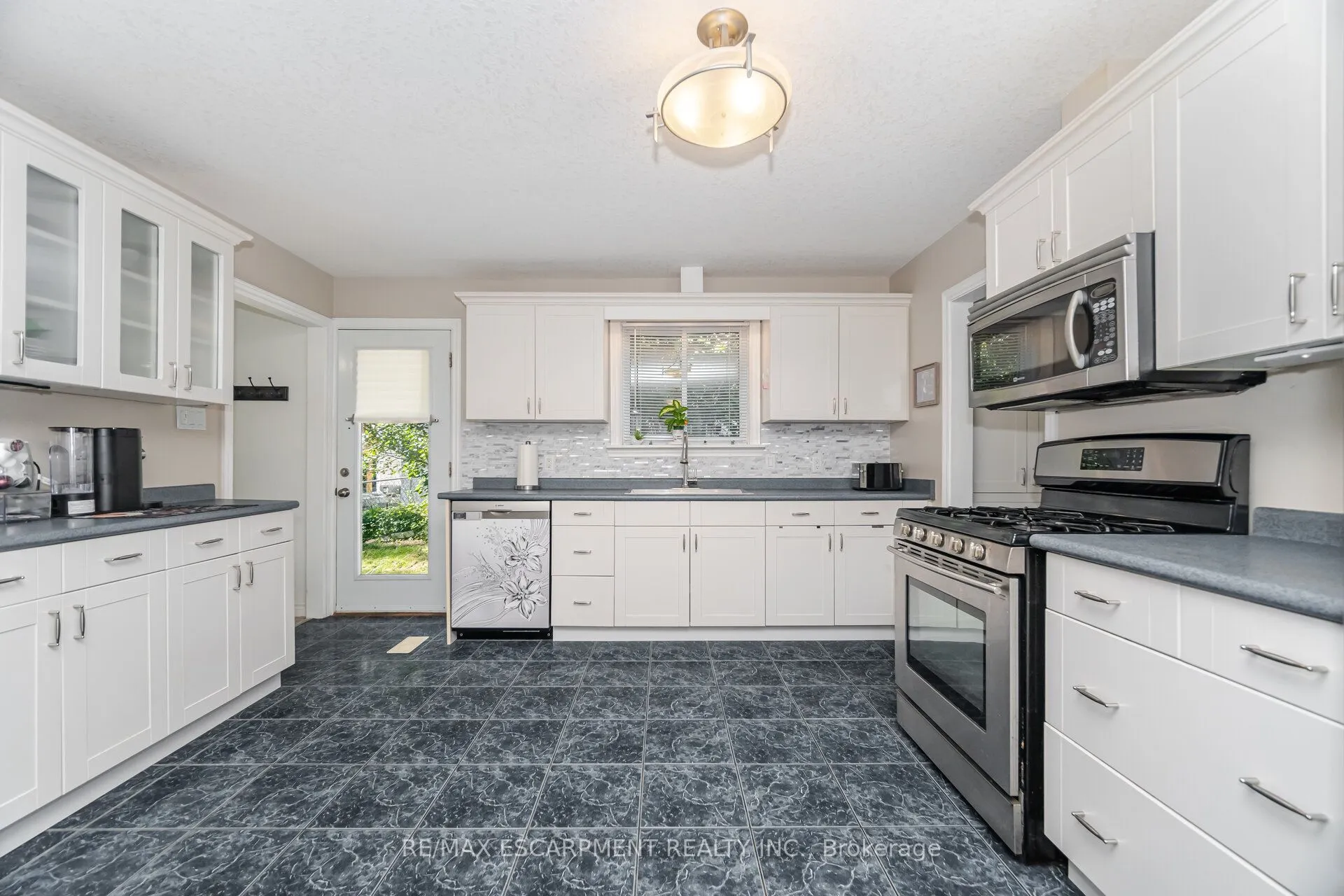 70 Cobblehill Road