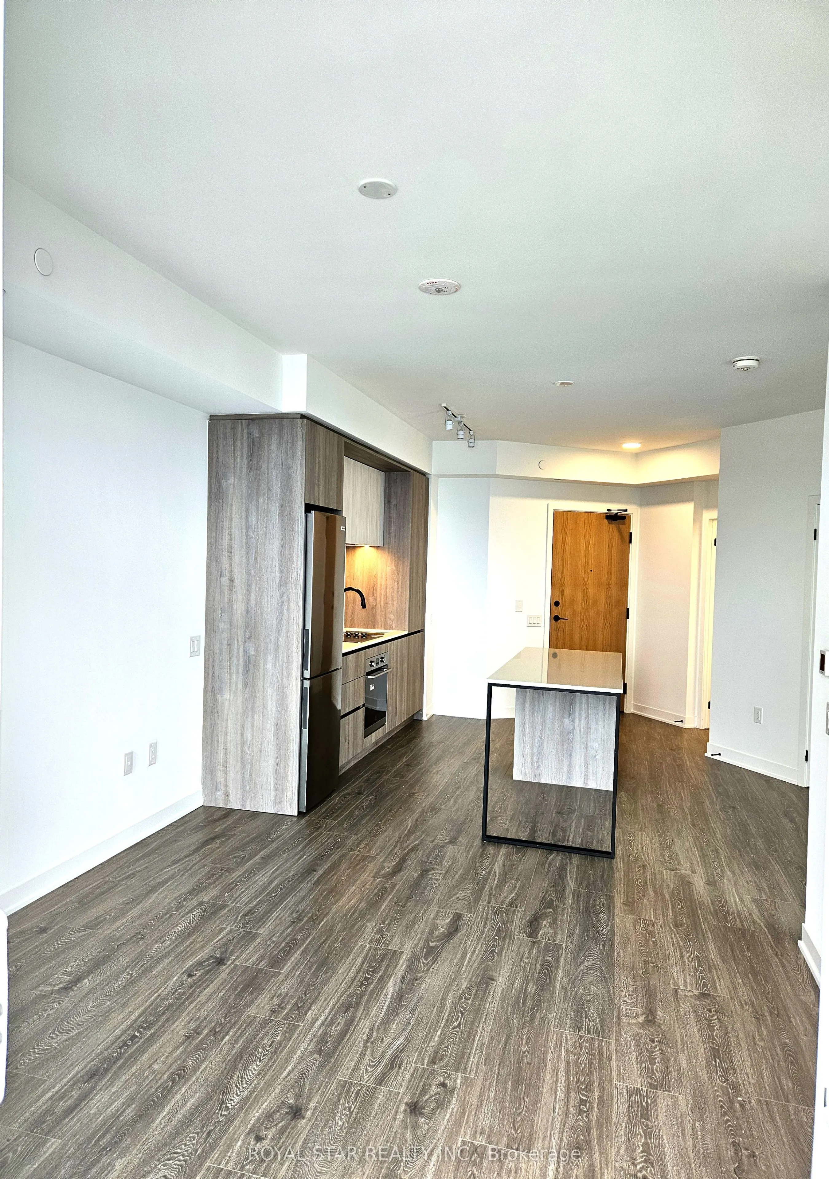 2495 Eglinton Avenue W, #1706