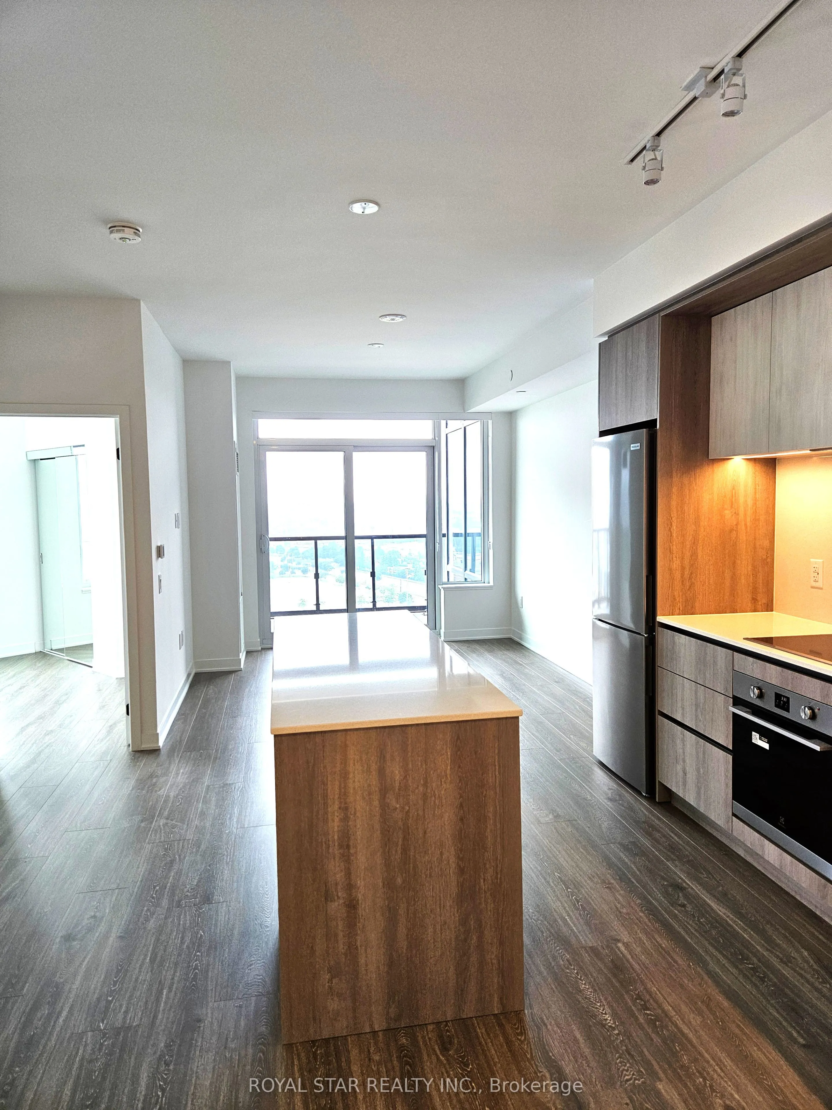 2495 Eglinton Avenue W, #1706