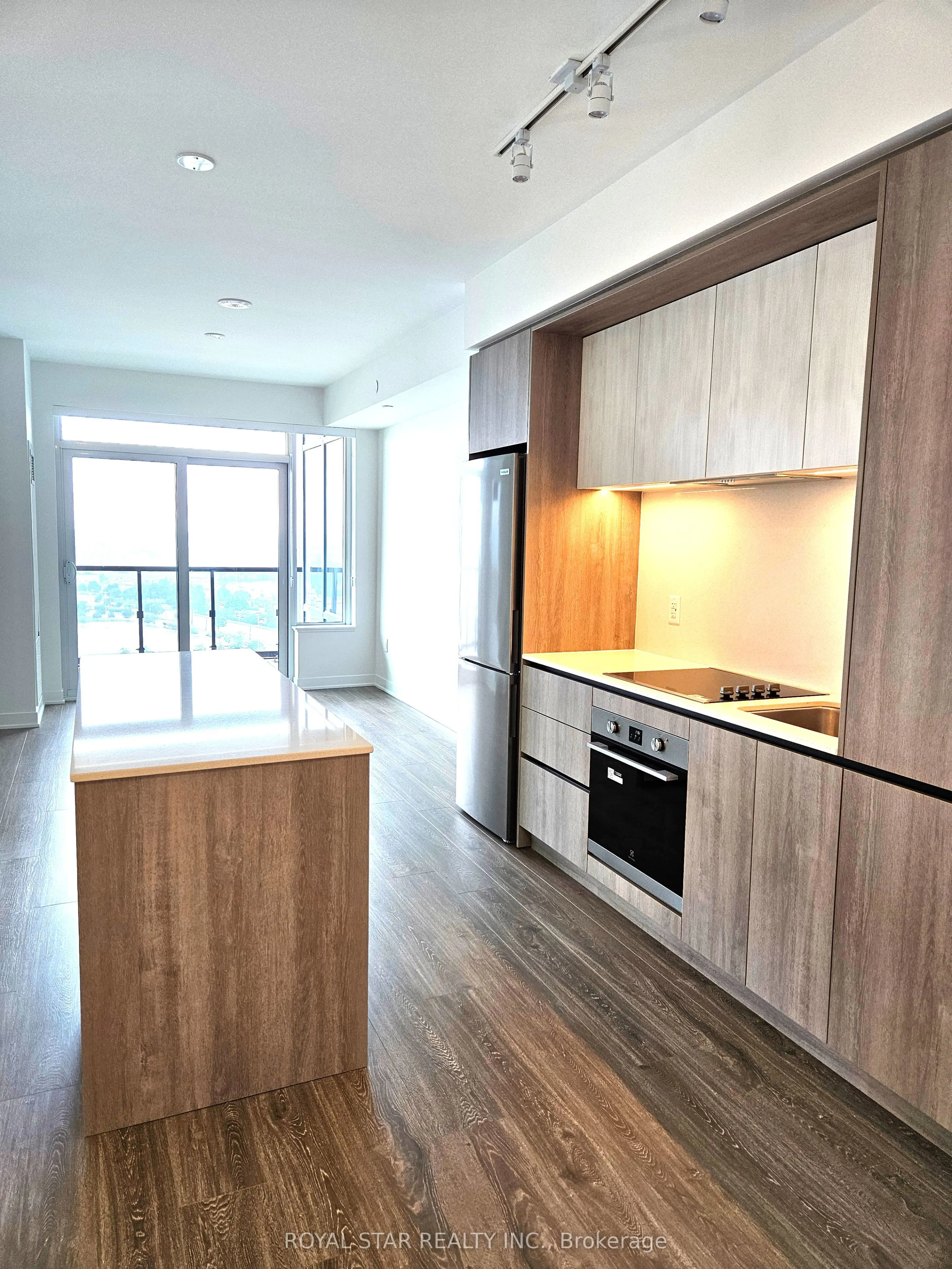 2495 Eglinton Avenue W, #1706
