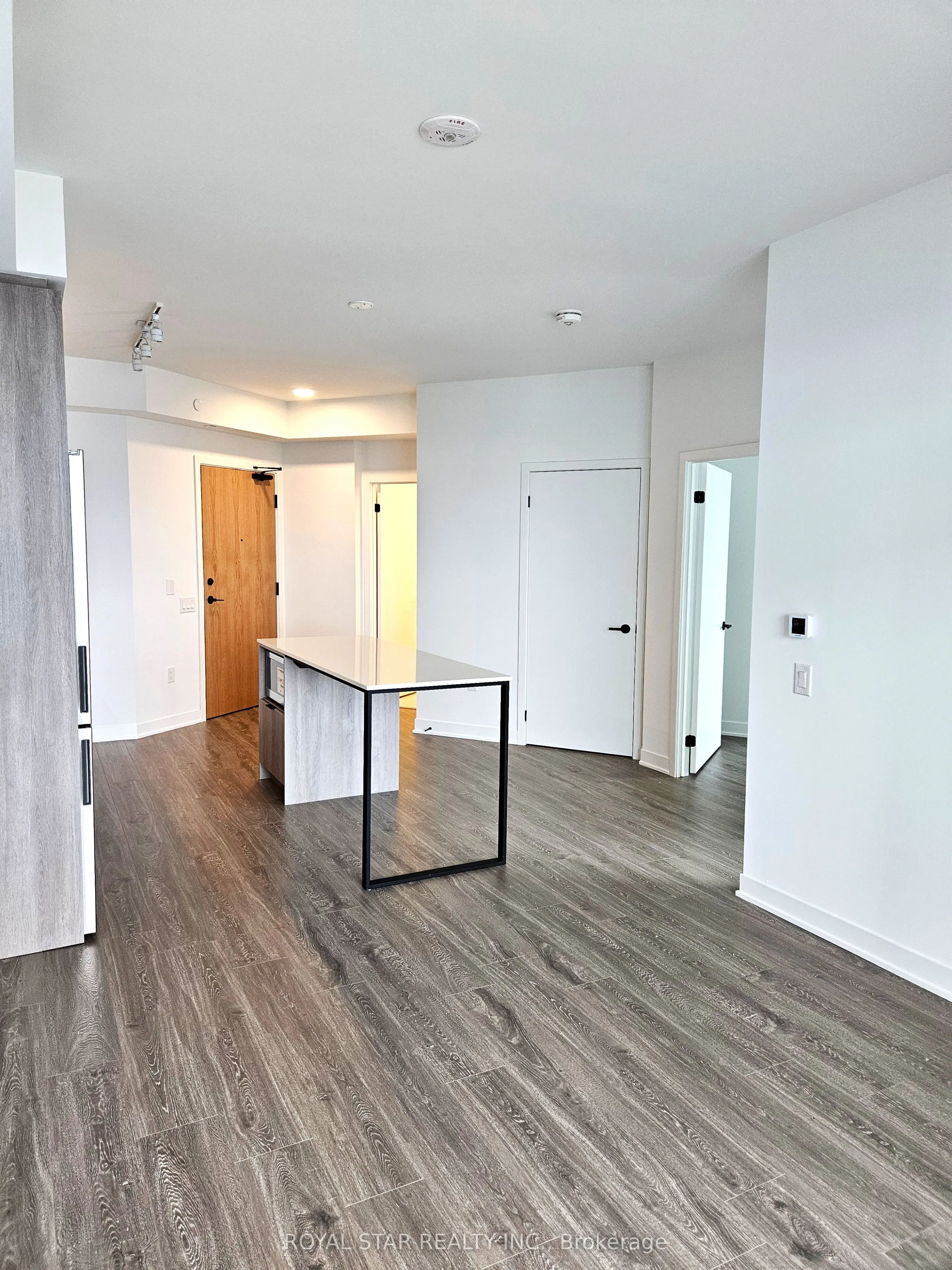 2495 Eglinton Avenue W, #1706