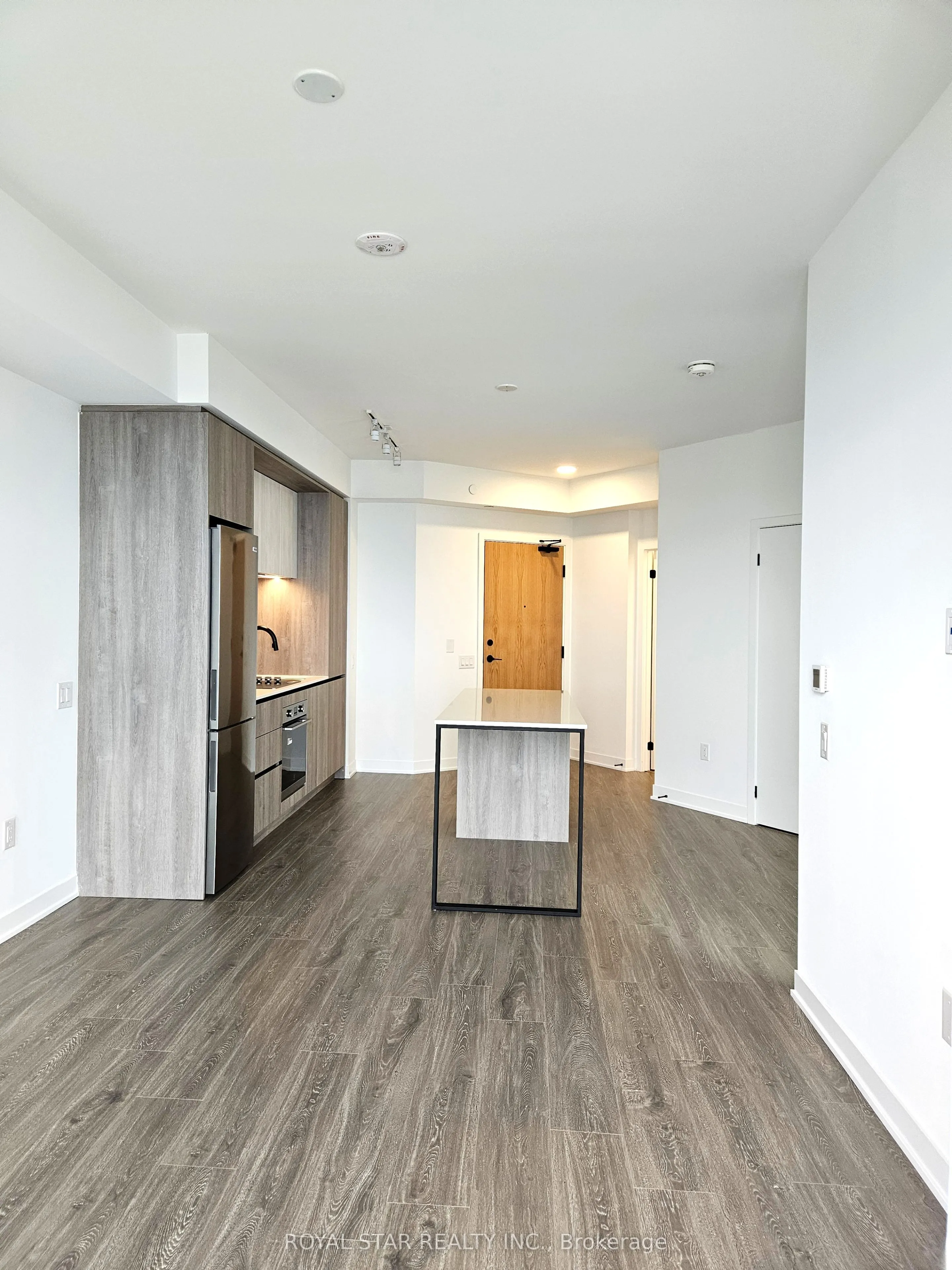 2495 Eglinton Avenue W, #1706