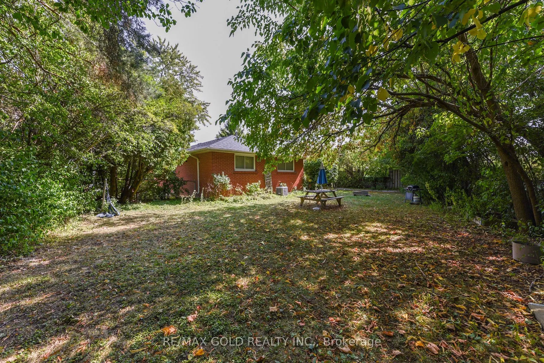 11 Dudley Place