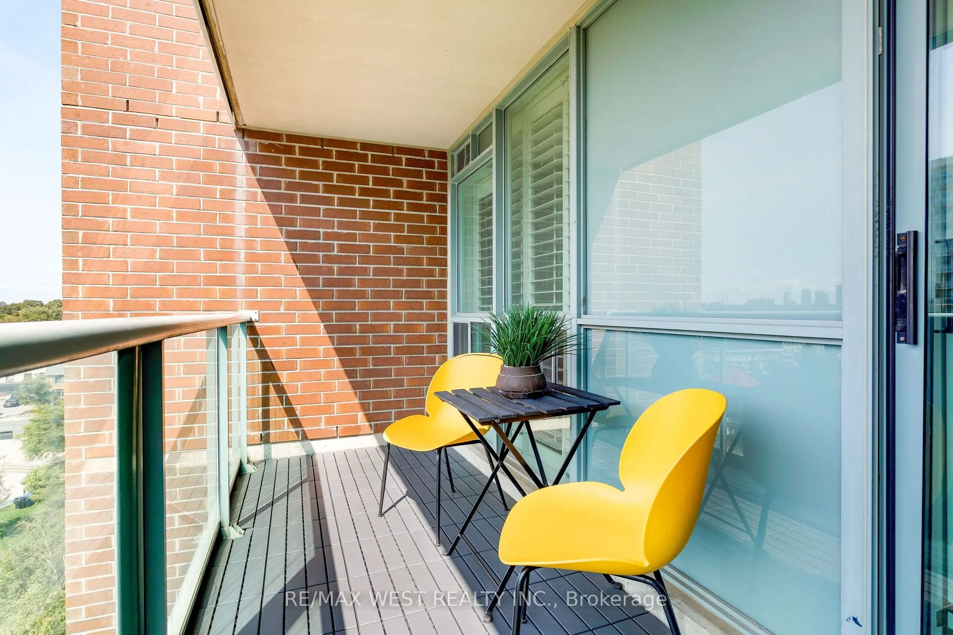 17 Michael Power Place, #806