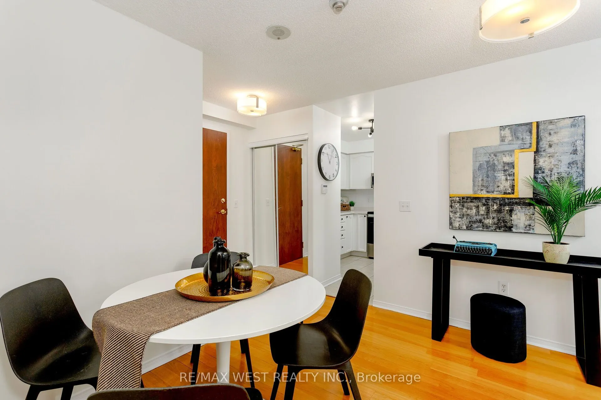 17 Michael Power Place, #806
