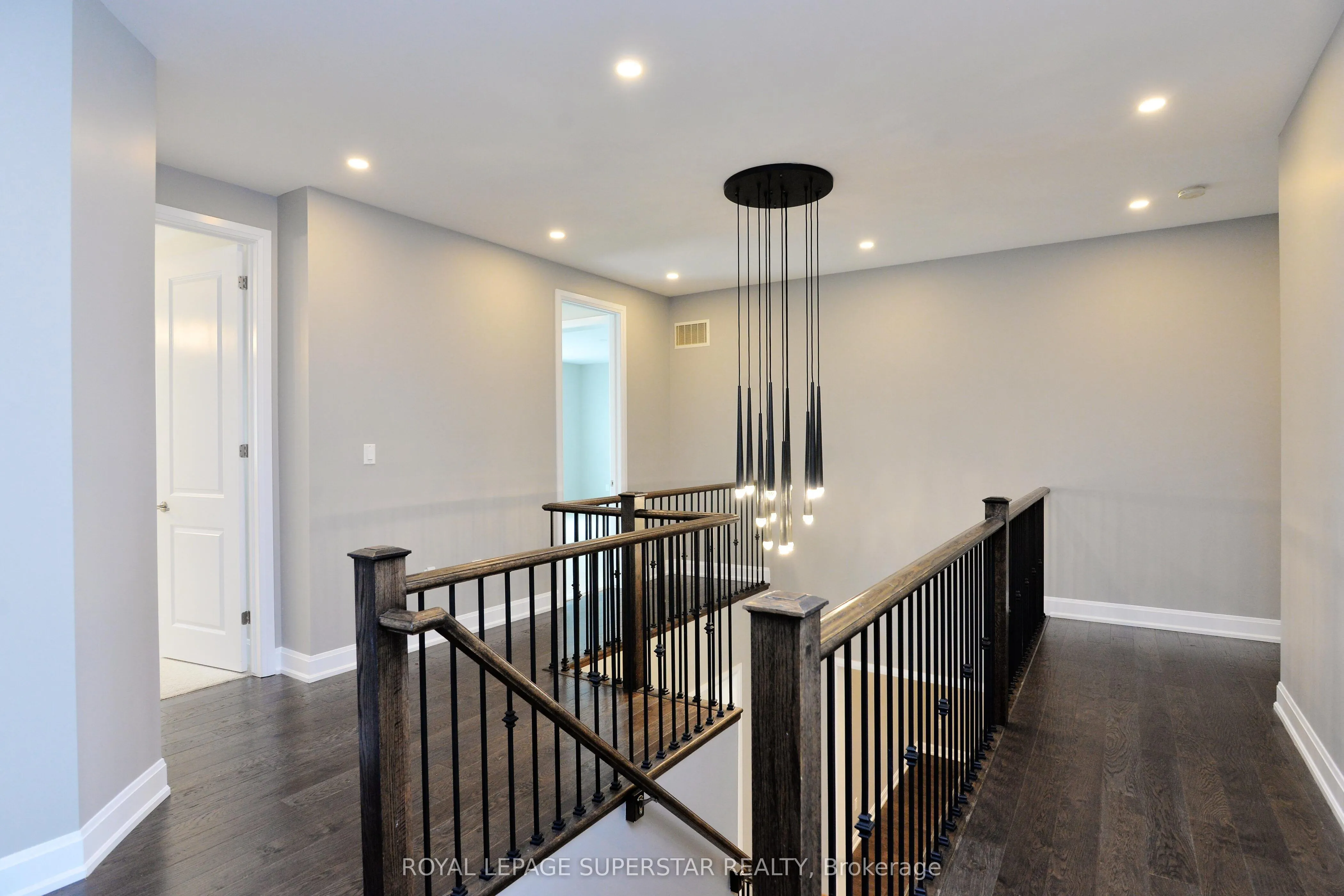 236 CHERRYHURST Road