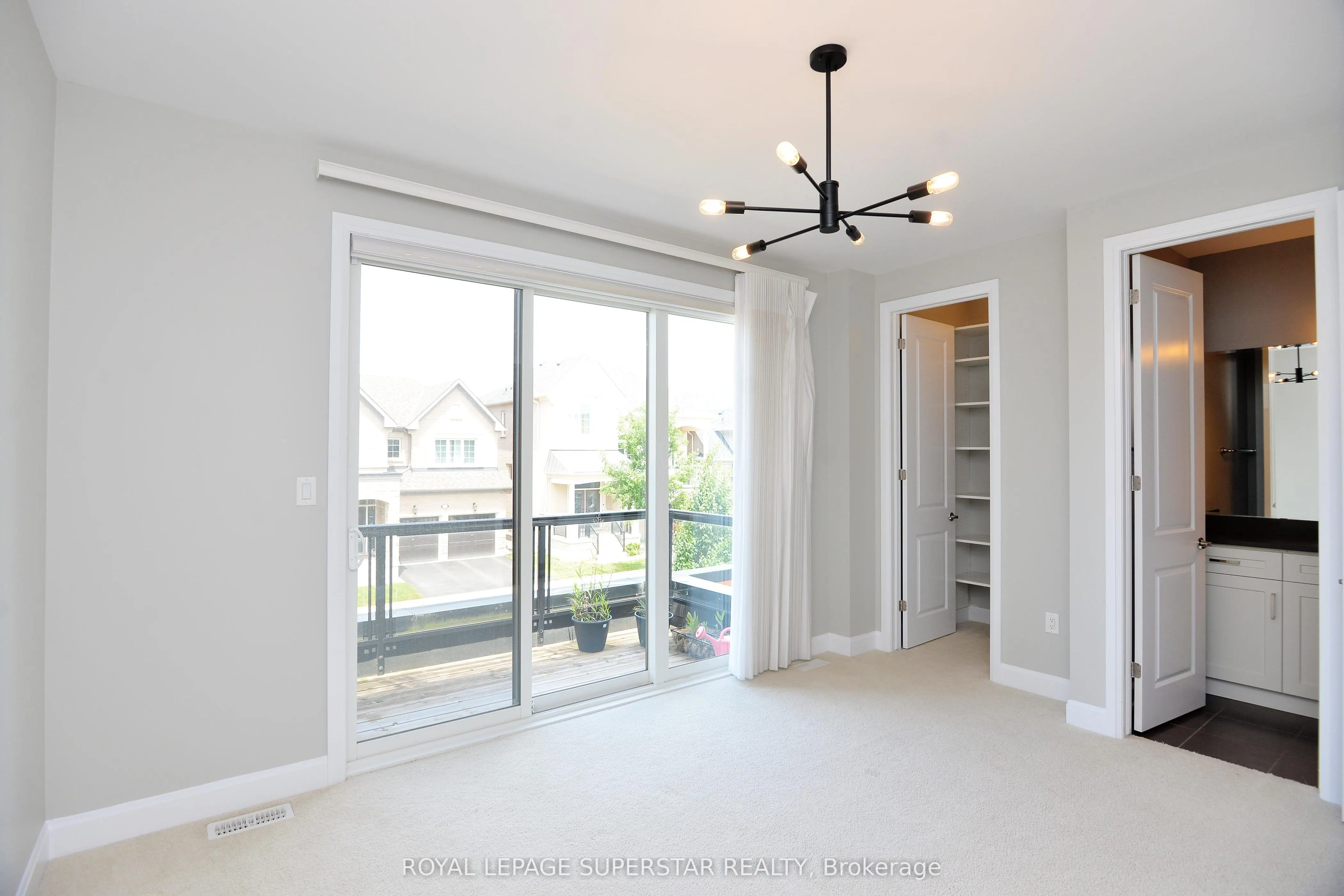 236 CHERRYHURST Road
