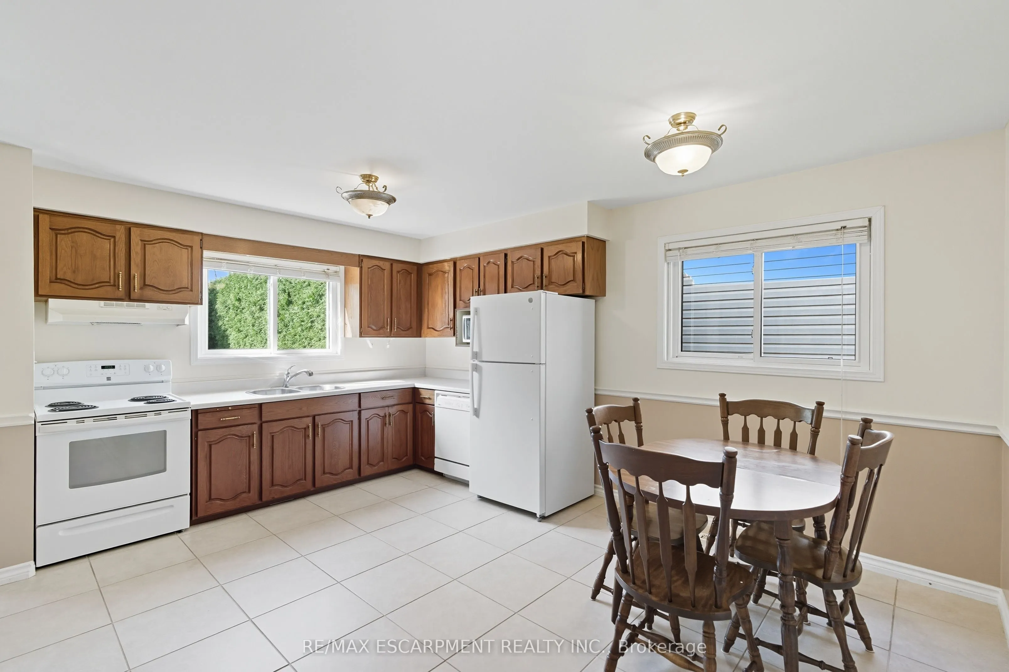 3149 Michael Crescent