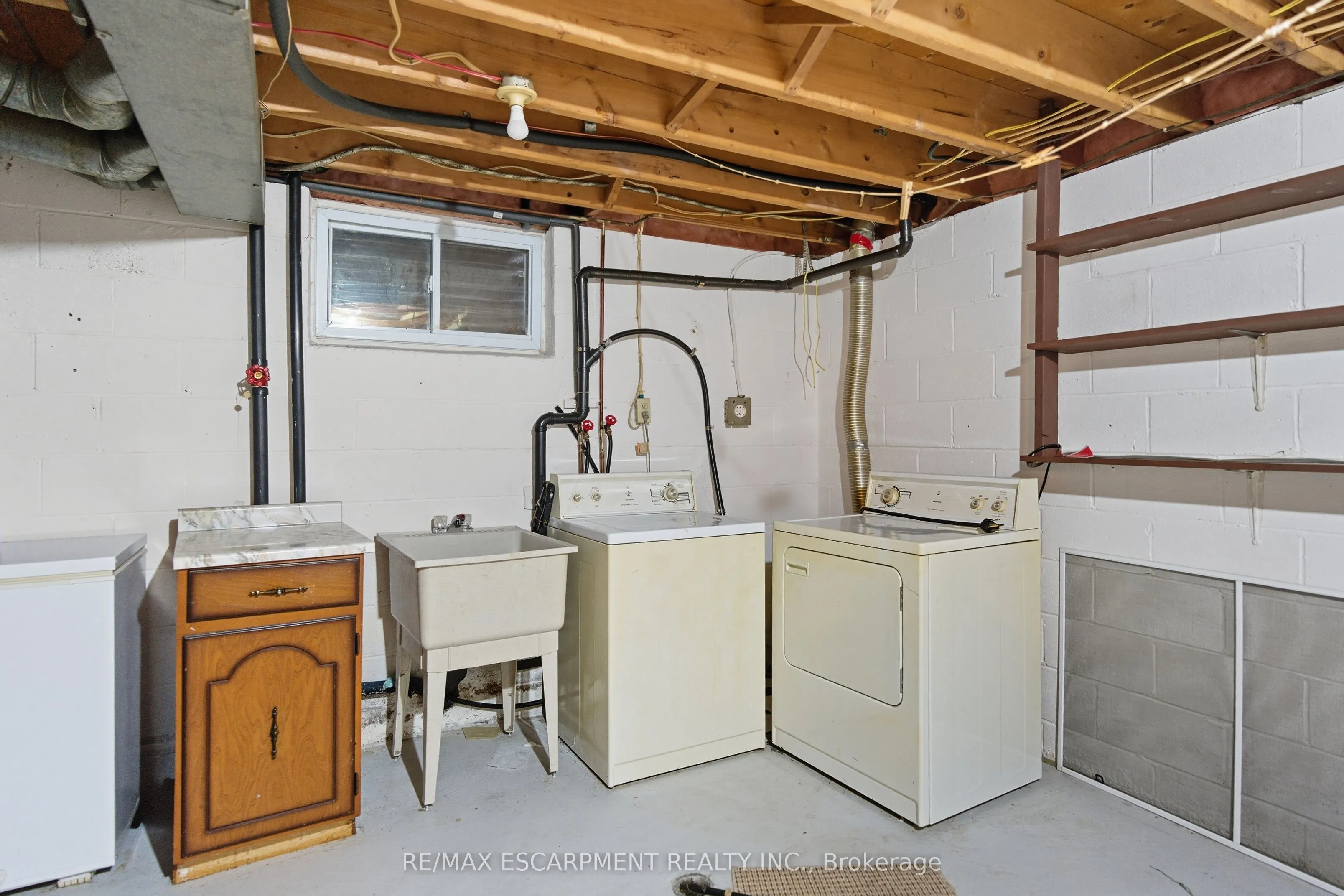 3149 Michael Crescent