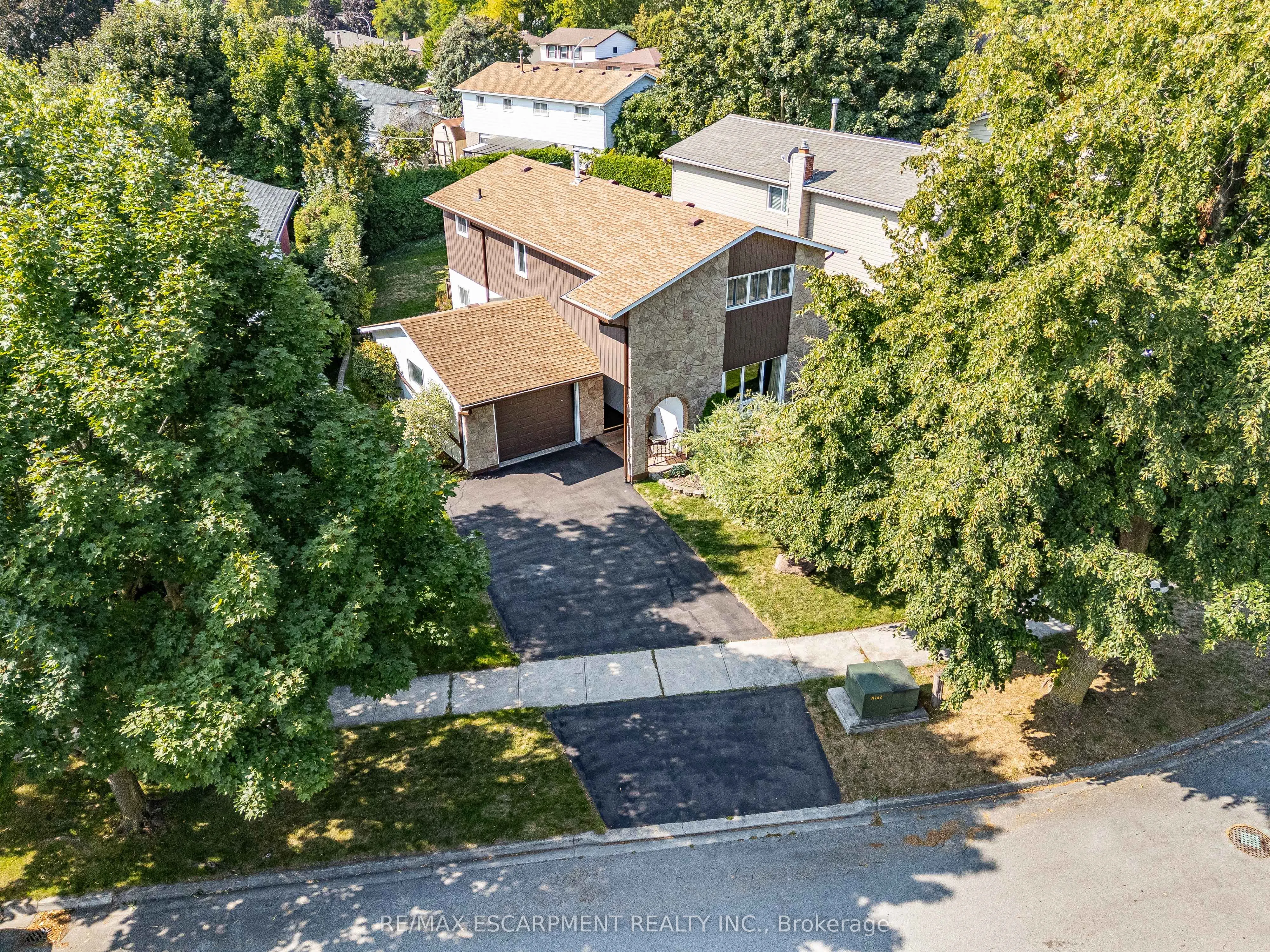 3149 Michael Crescent