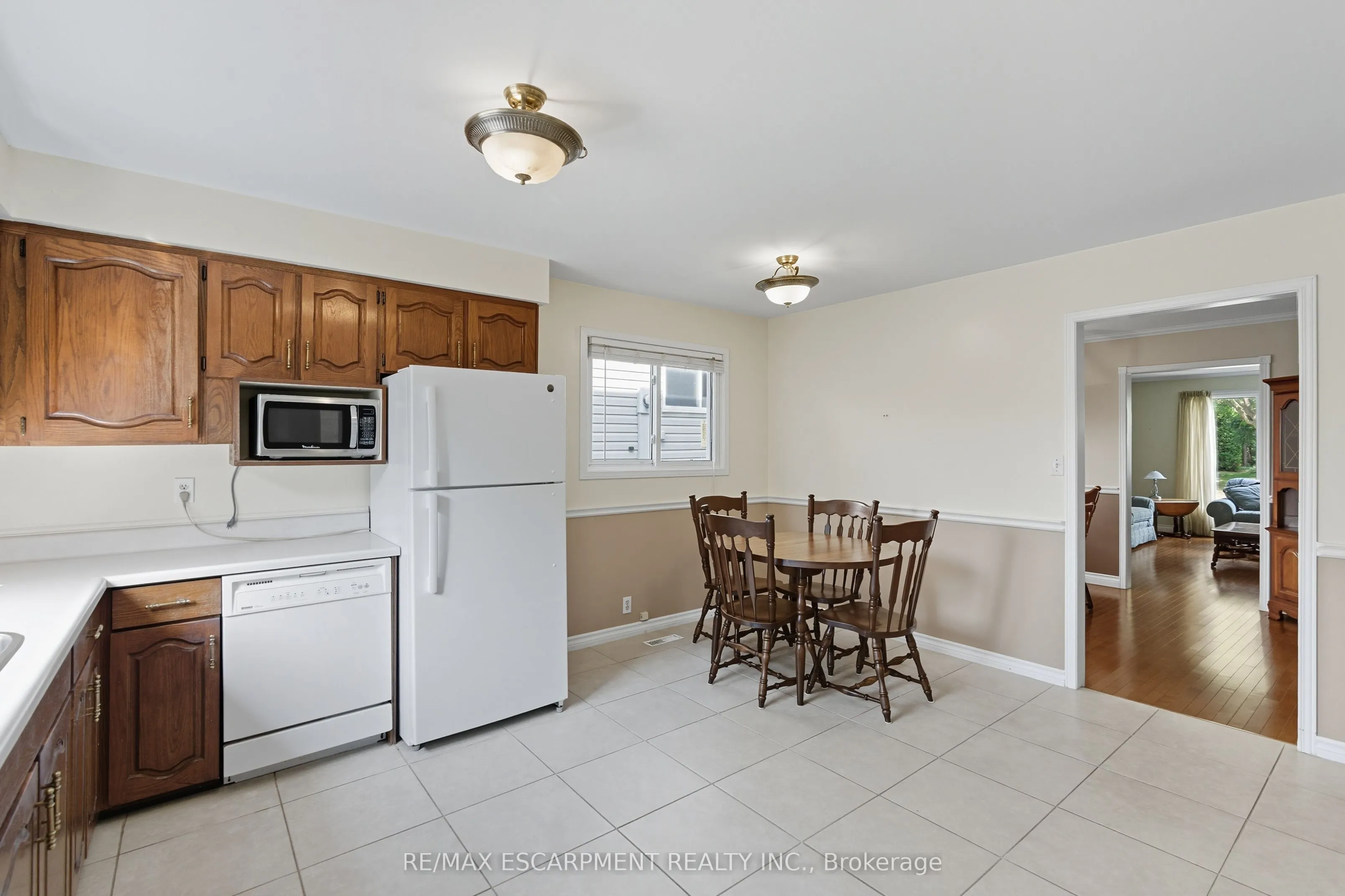 3149 Michael Crescent