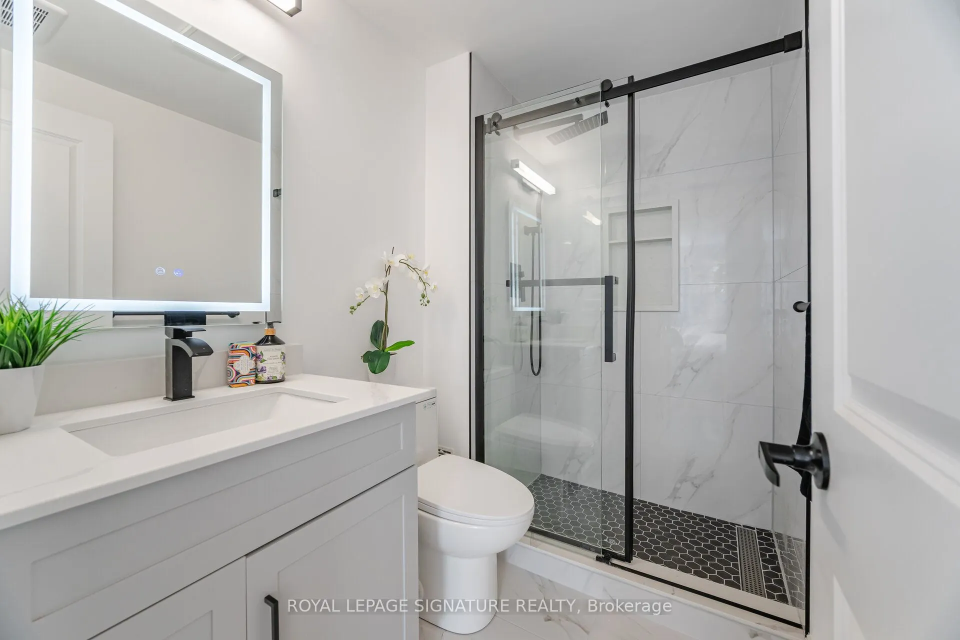 3175 Kirwin Avenue, #64