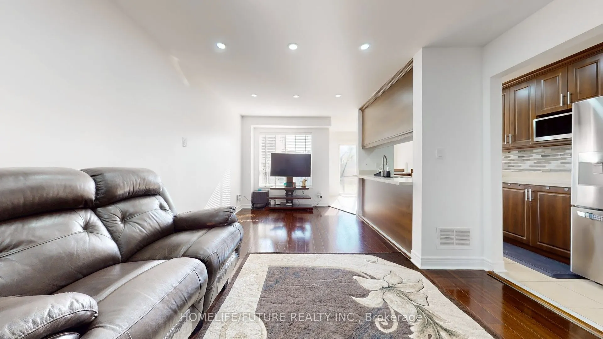 820 Bethany Crescent