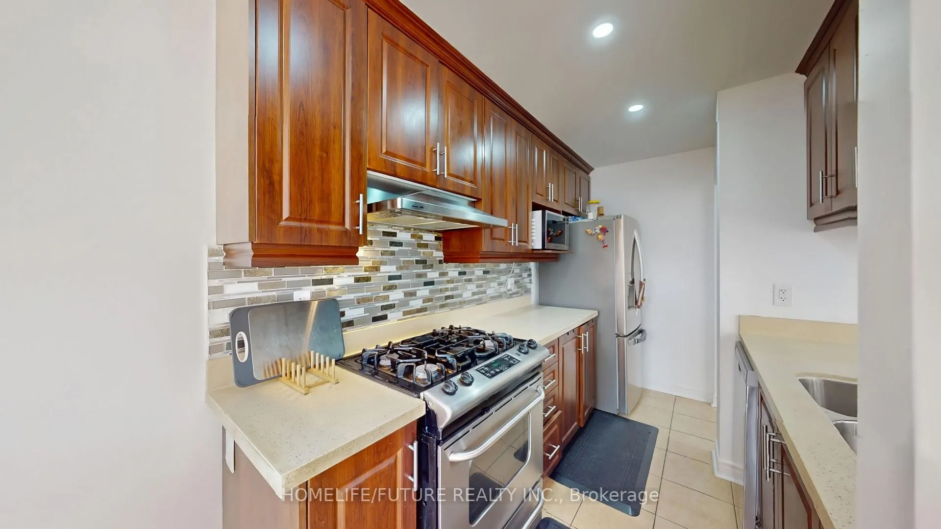 820 Bethany Crescent