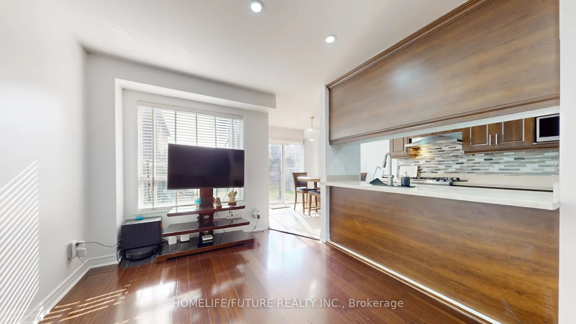 820 Bethany Crescent