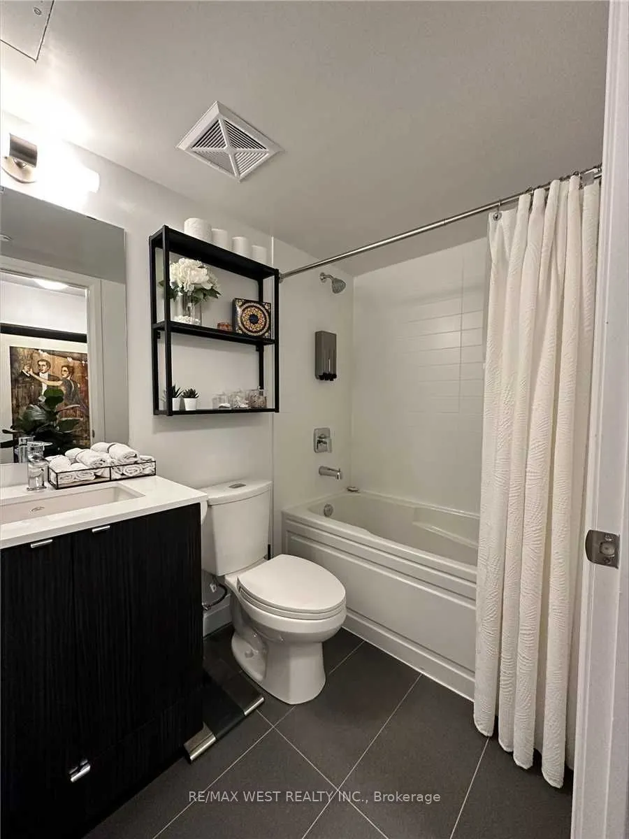 1461 Lawrence Avenue W, #804