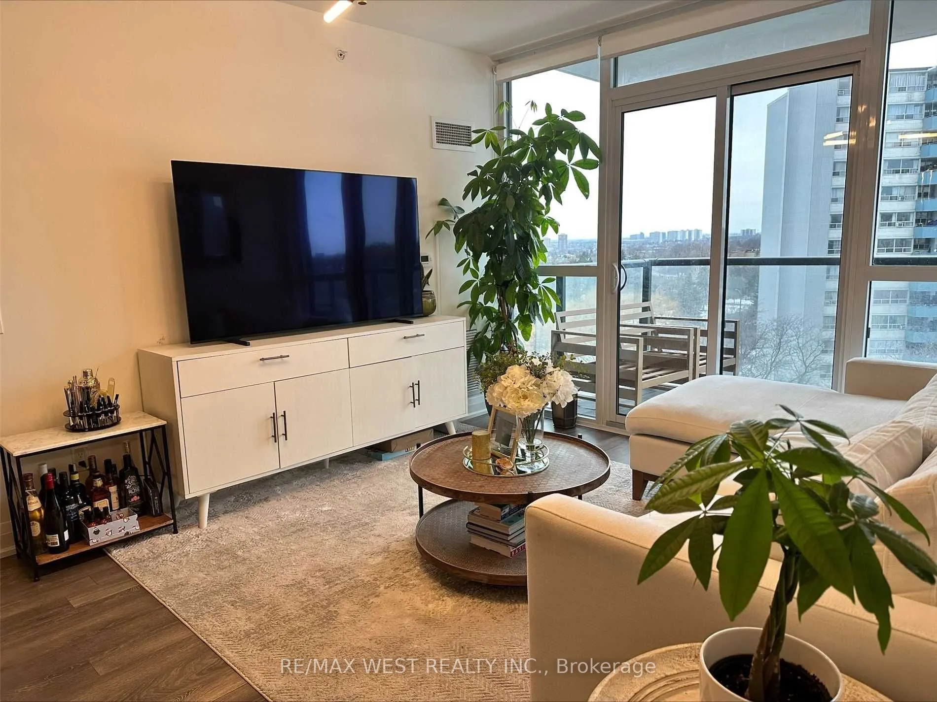 1461 Lawrence Avenue W, #804